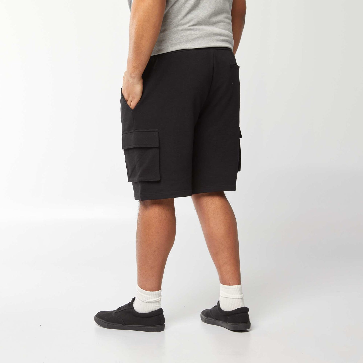 Short en molleton léger multipoches NOIR