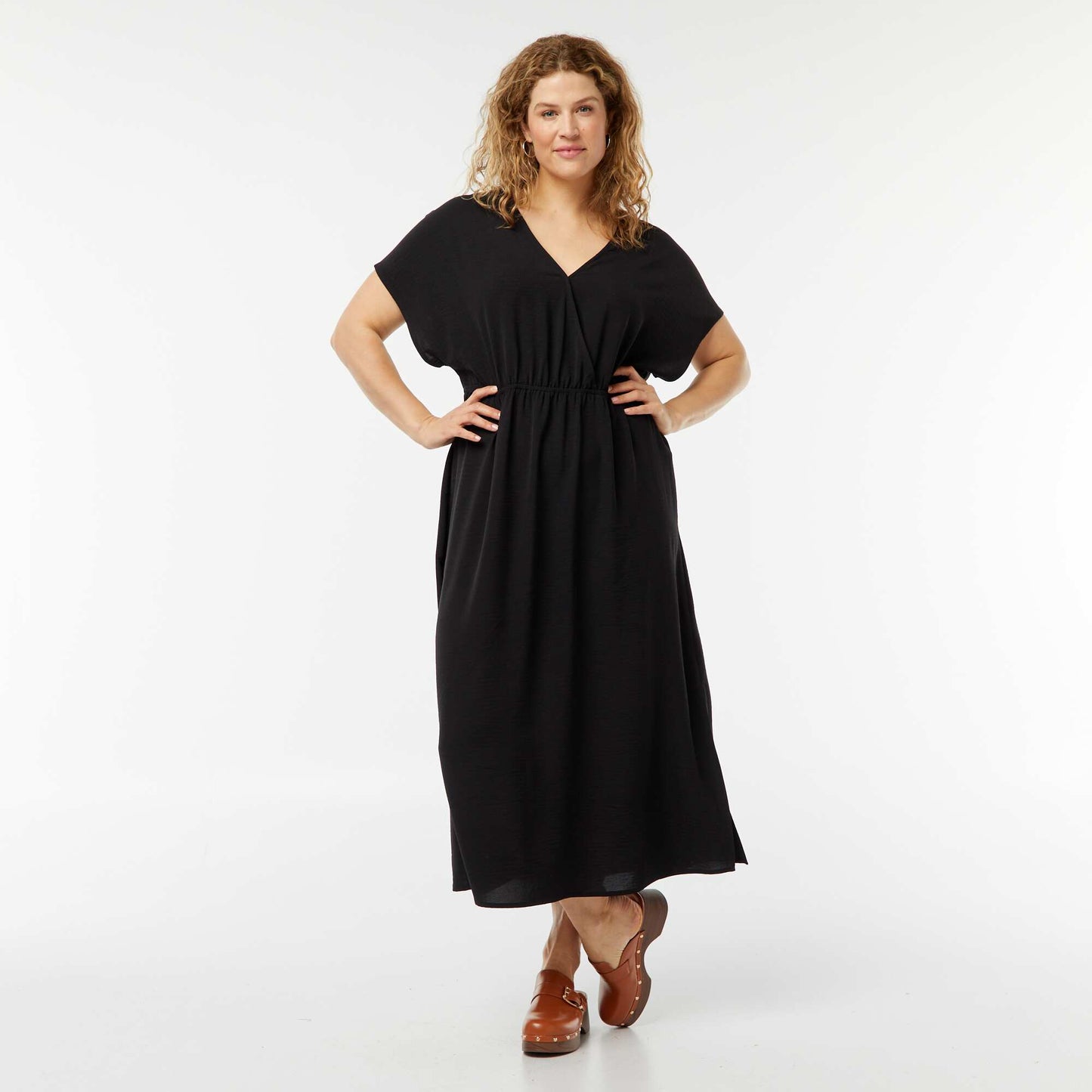 Robe longue en maille stretch et à manches courtes NOIR