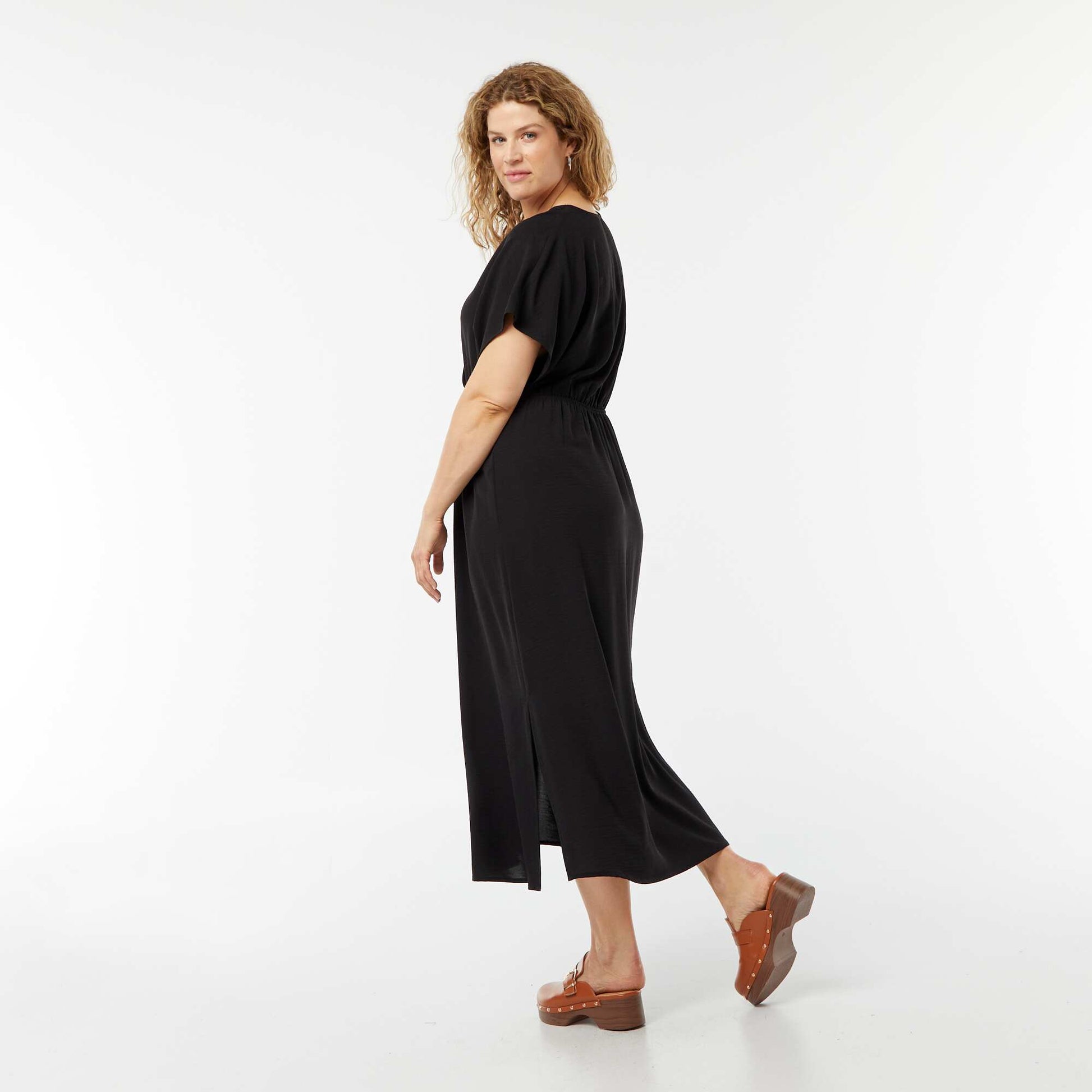 Robe longue en maille stretch et à manches courtes NOIR