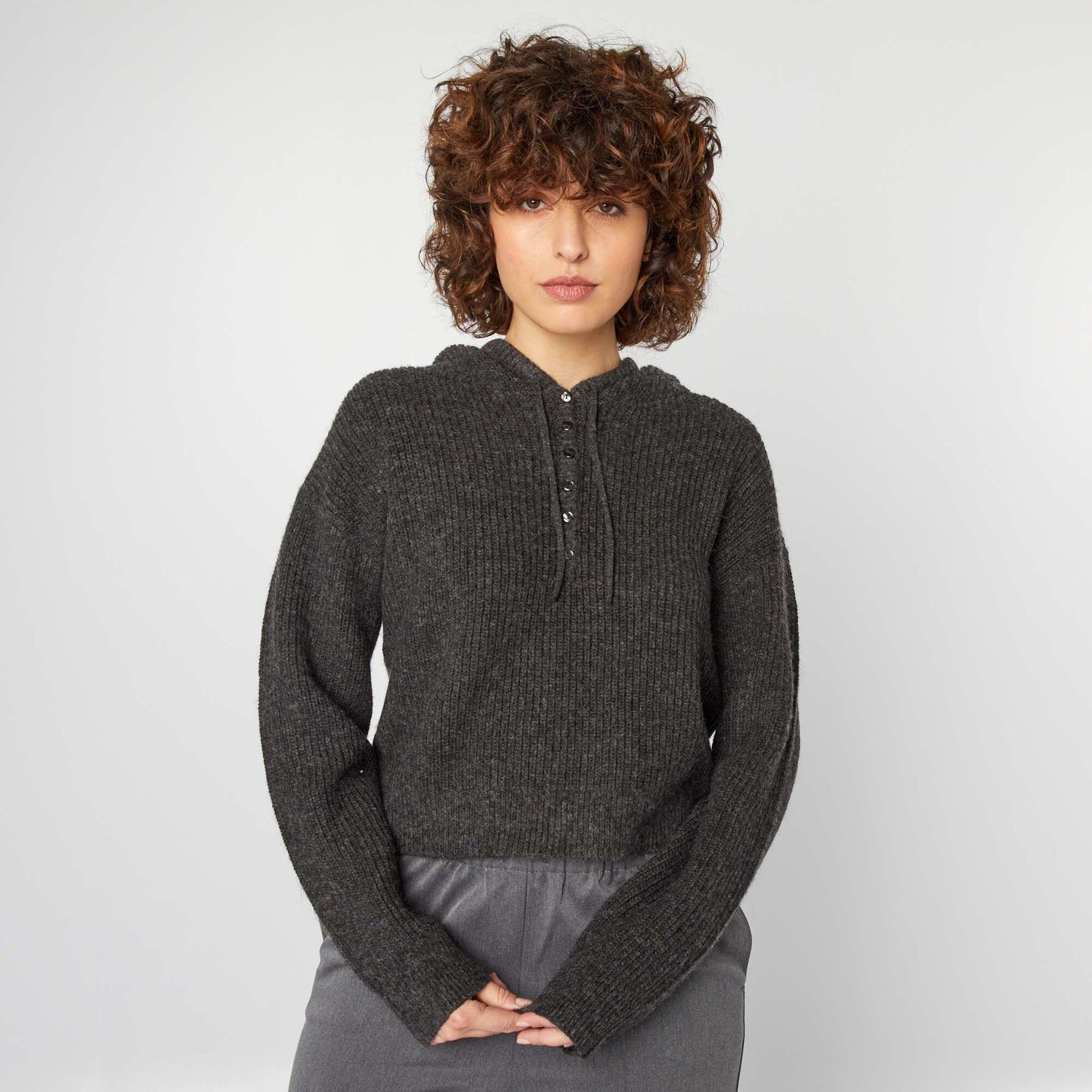 Pull à capuche GRIS