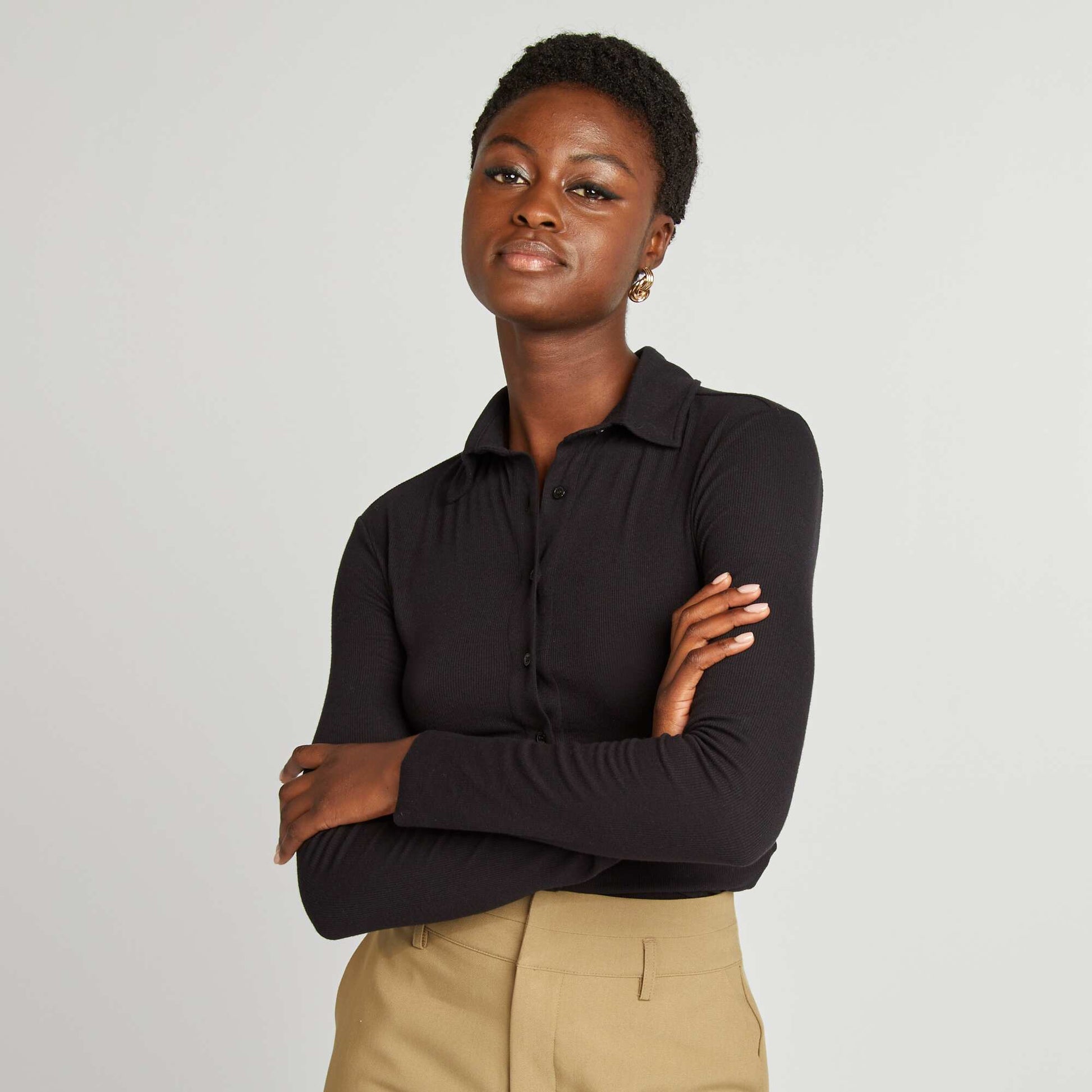 T-shirt boutonn avec col polo noir