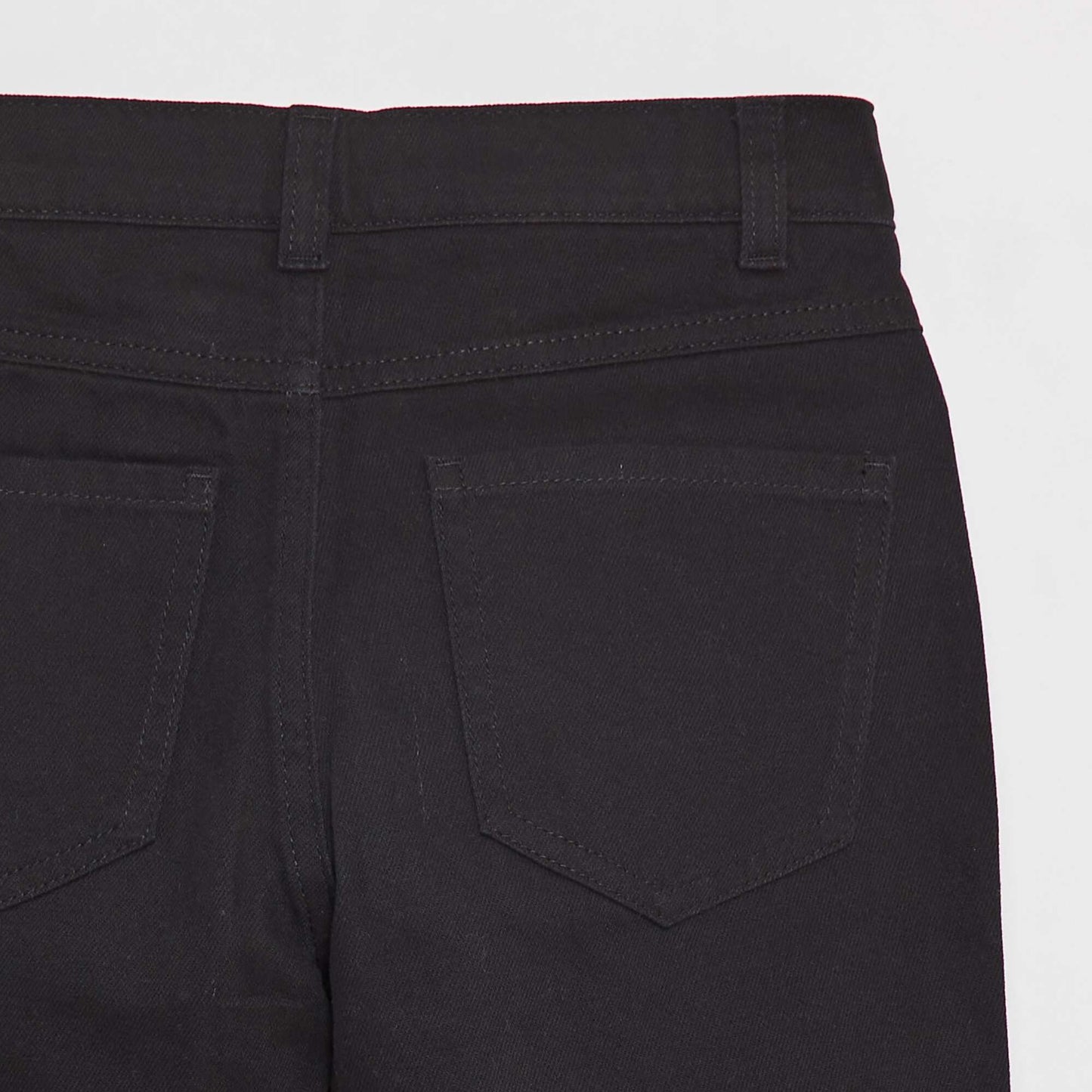 Bermuda en twill coupe loose NOIR