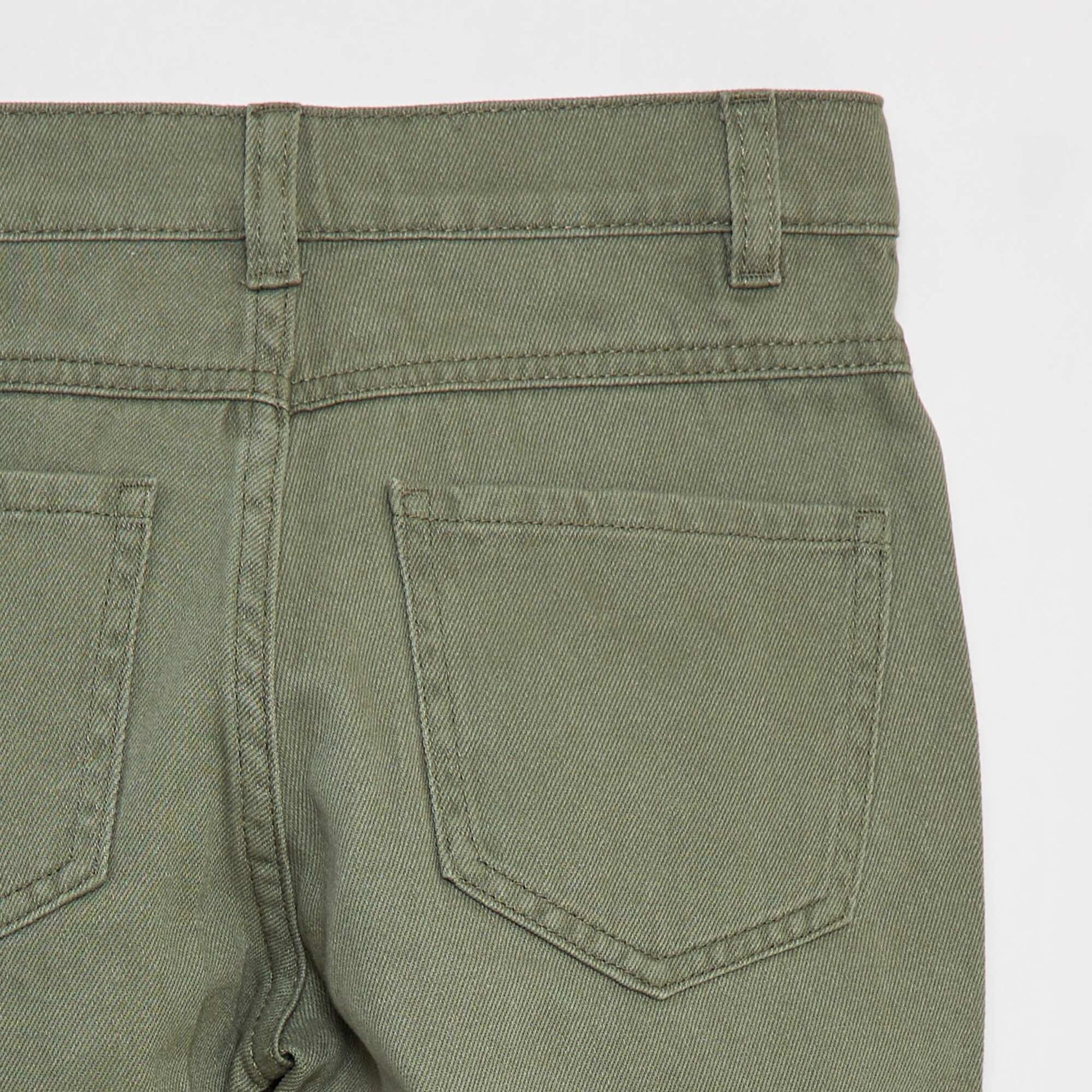 Bermuda en twill coupe loose VERT