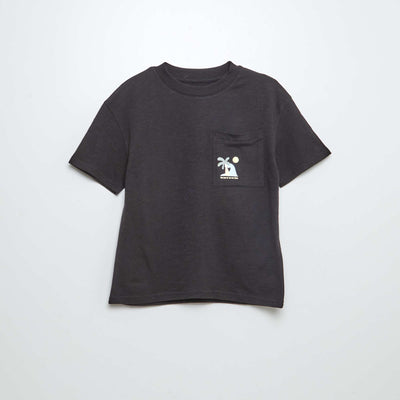 T-shirt à manches courtes avec poche poitrine et imprimés NOIR