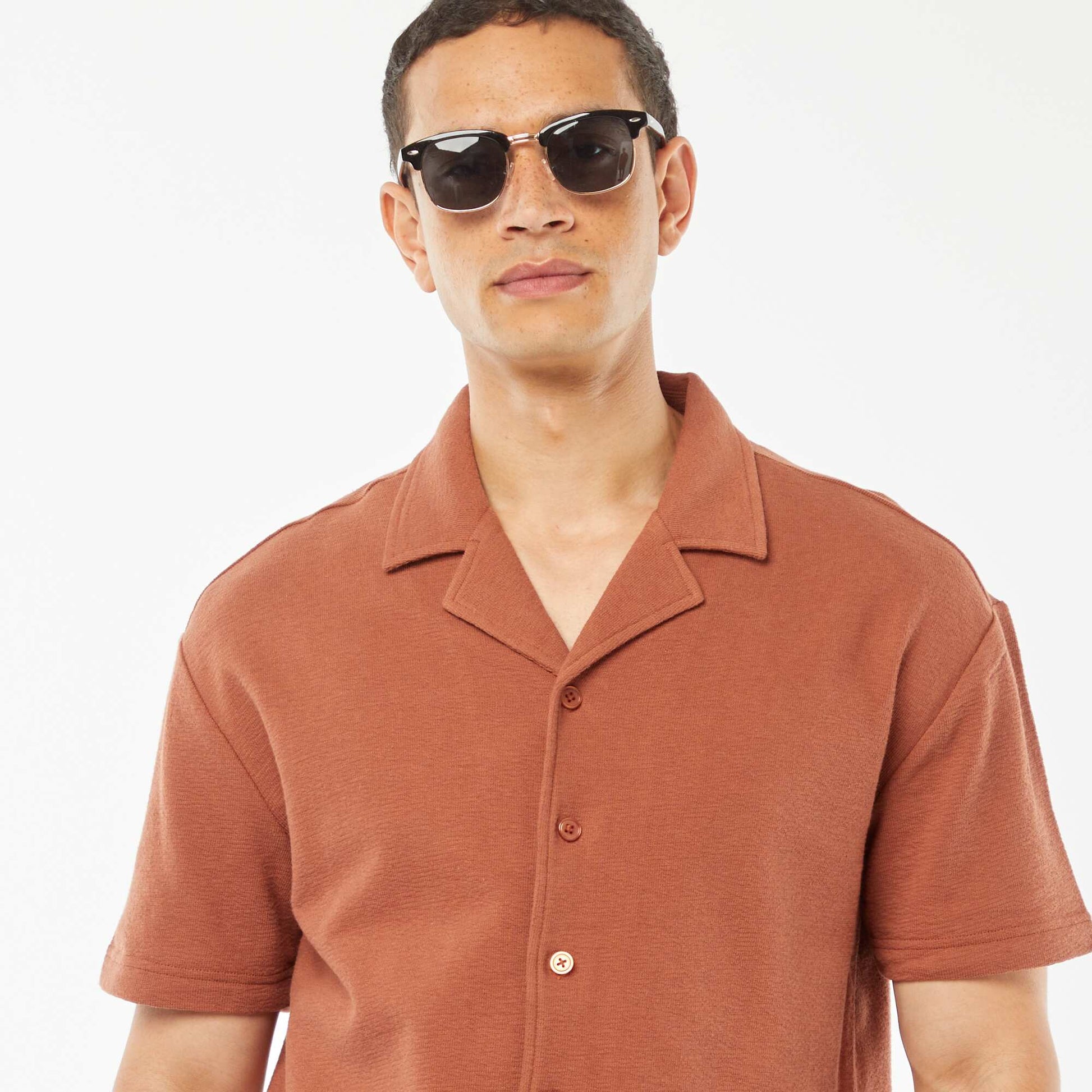 Chemise à manches courtes et col polo MARRON
