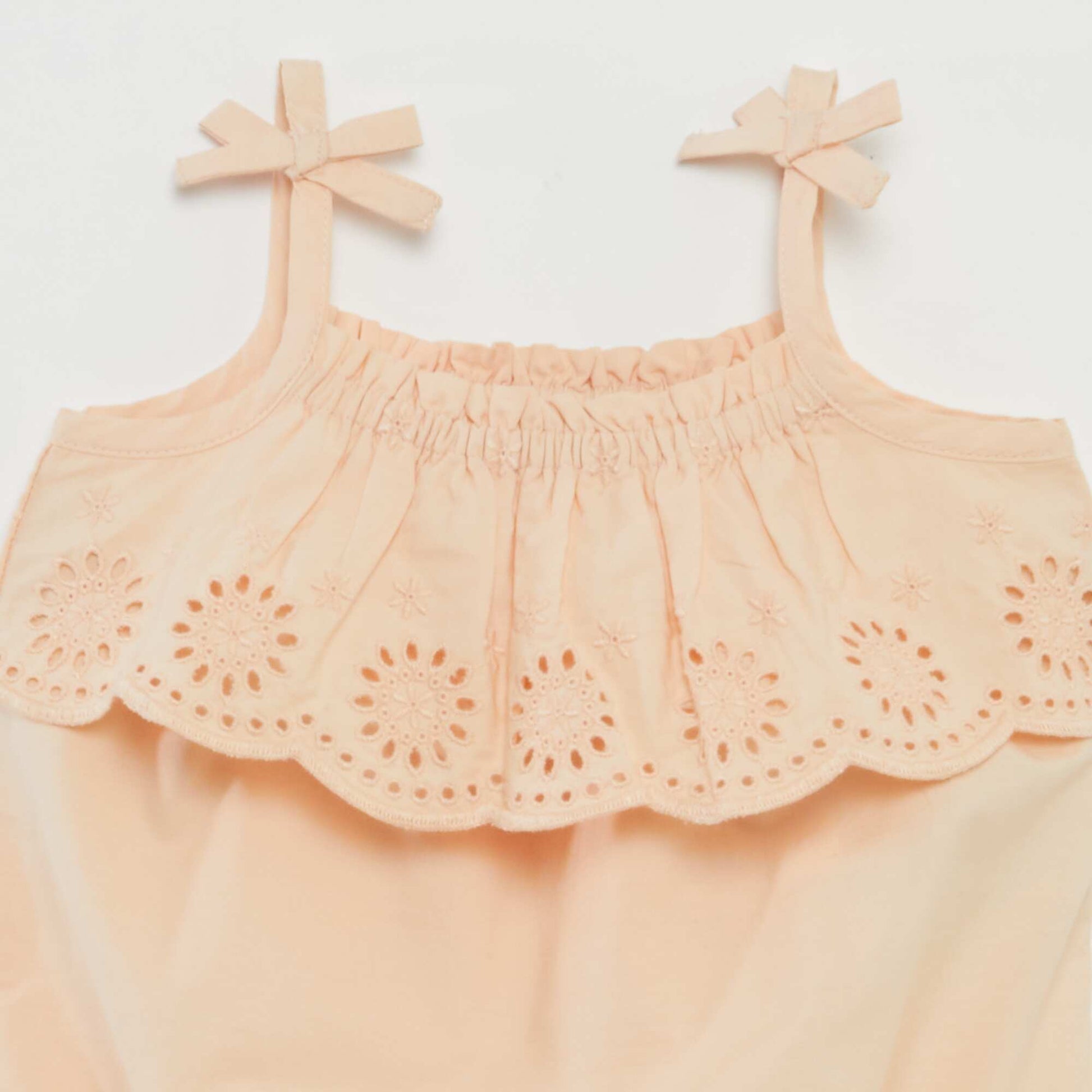 Barboteuse courte avec broderies anglaises BEIGE