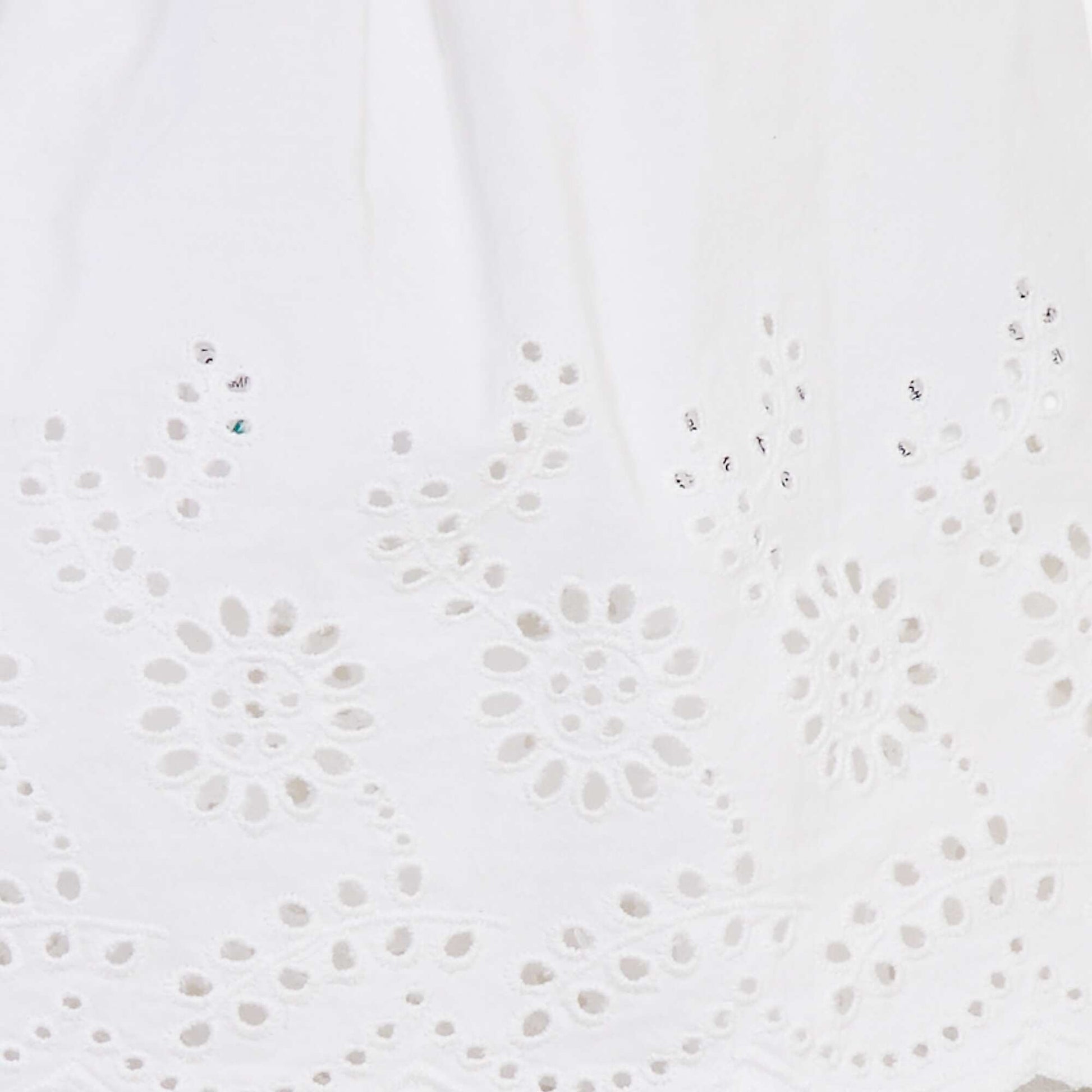Blouse légère avec bretelles volantées et broderies BLANC