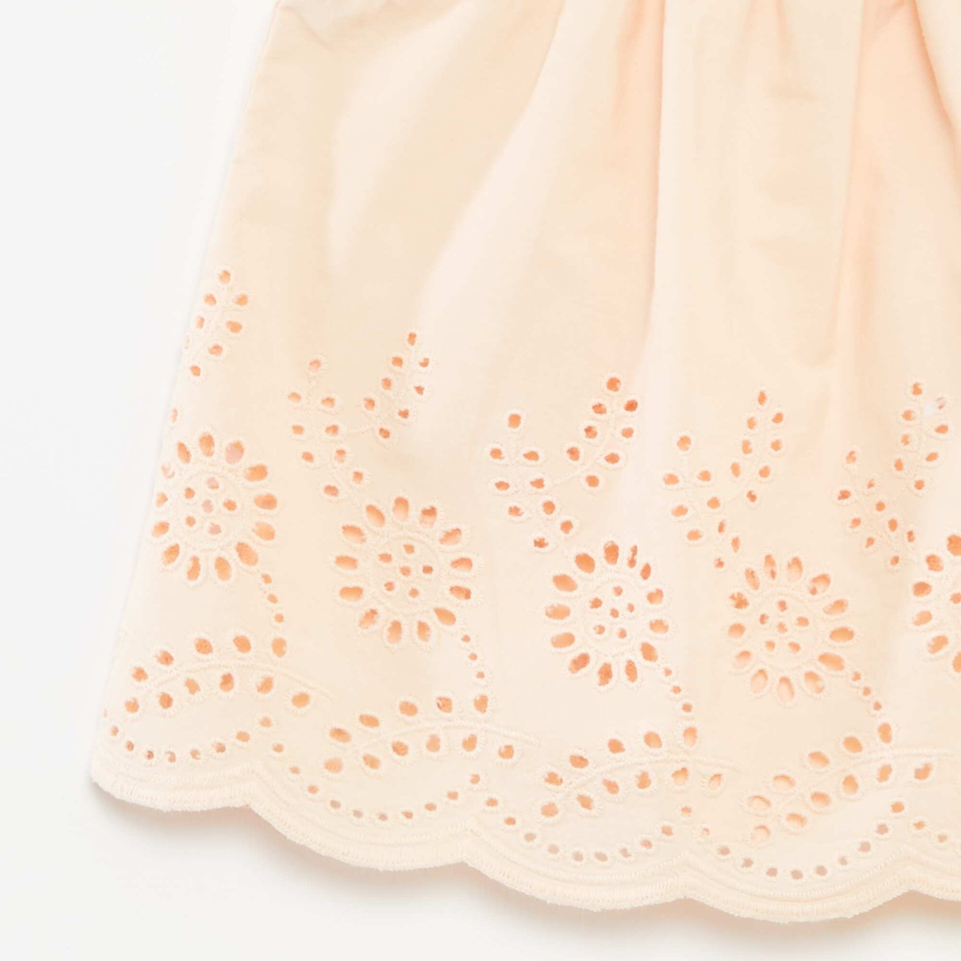 Blouse légère avec bretelles volantées et broderies BEIGE