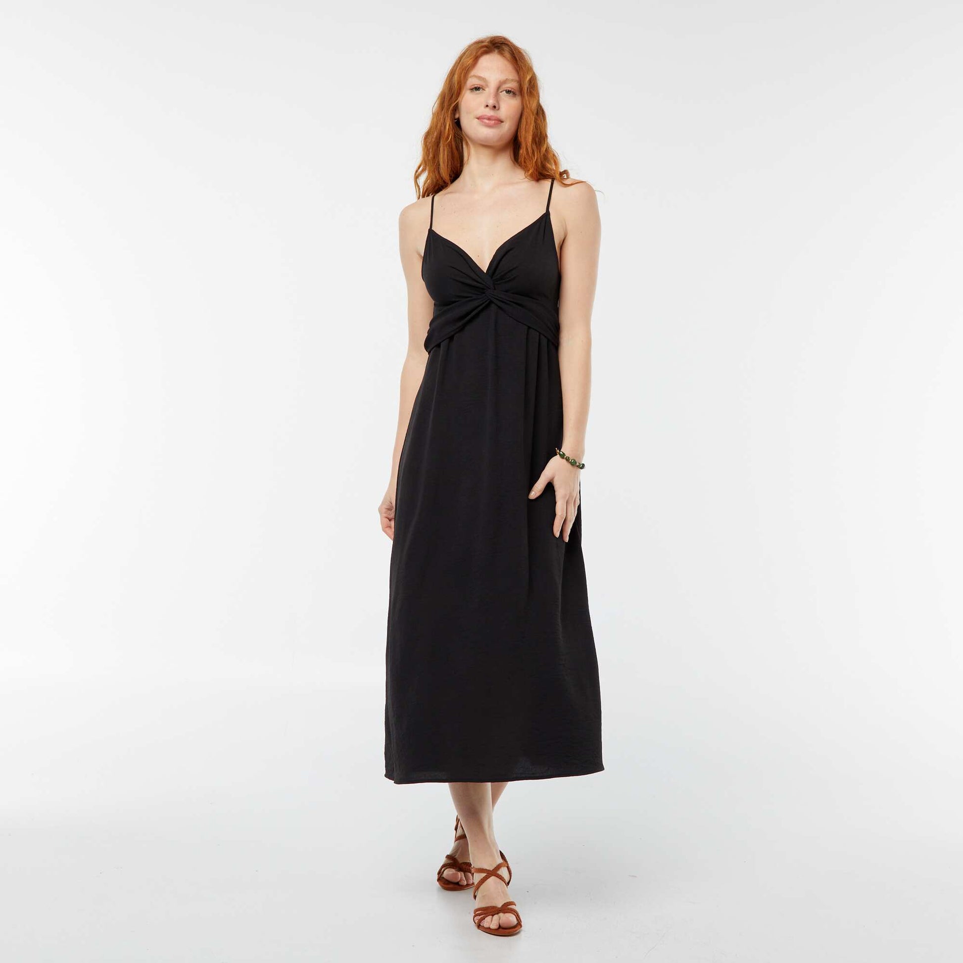 Robe longue avec un effet nouer et drapé devant NOIR