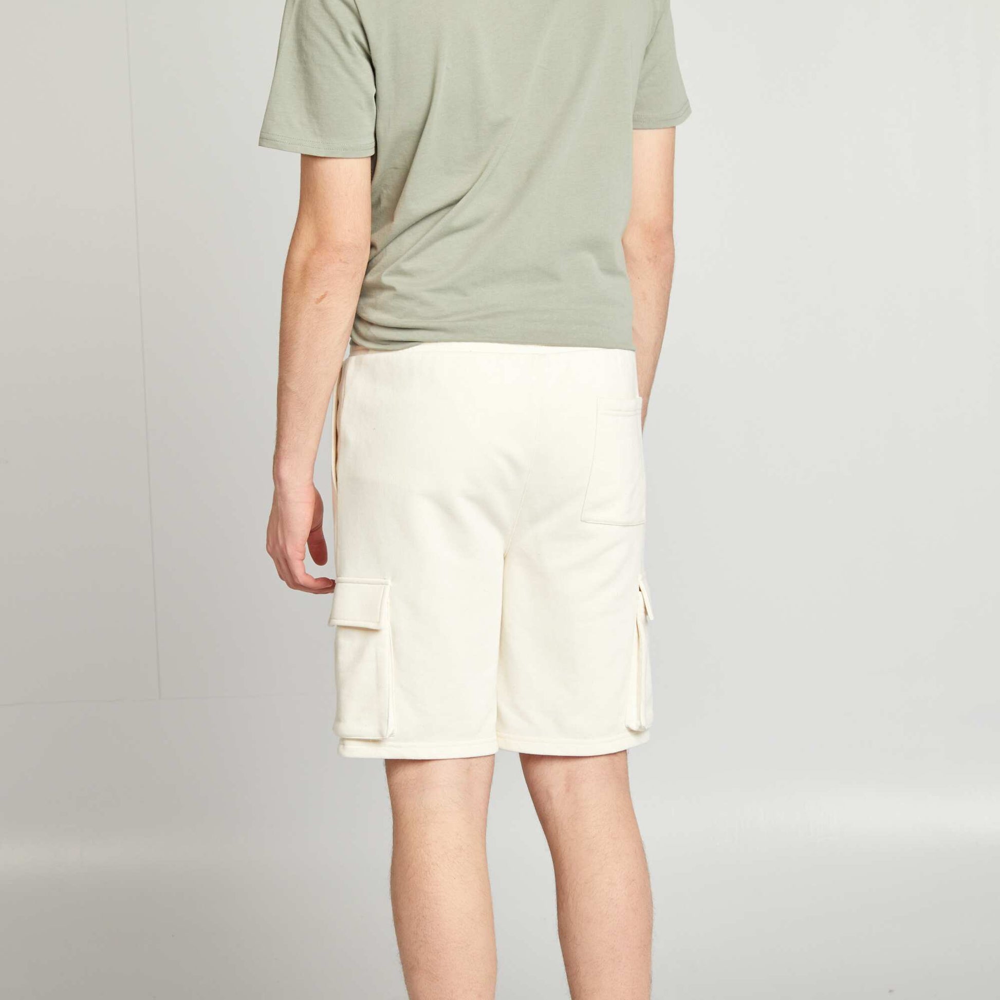 Short en molleton léger multipoches BLANC