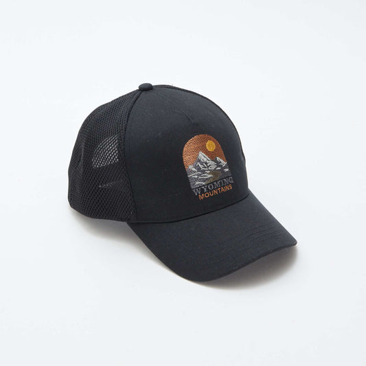 Casquette avec broderie NOIR