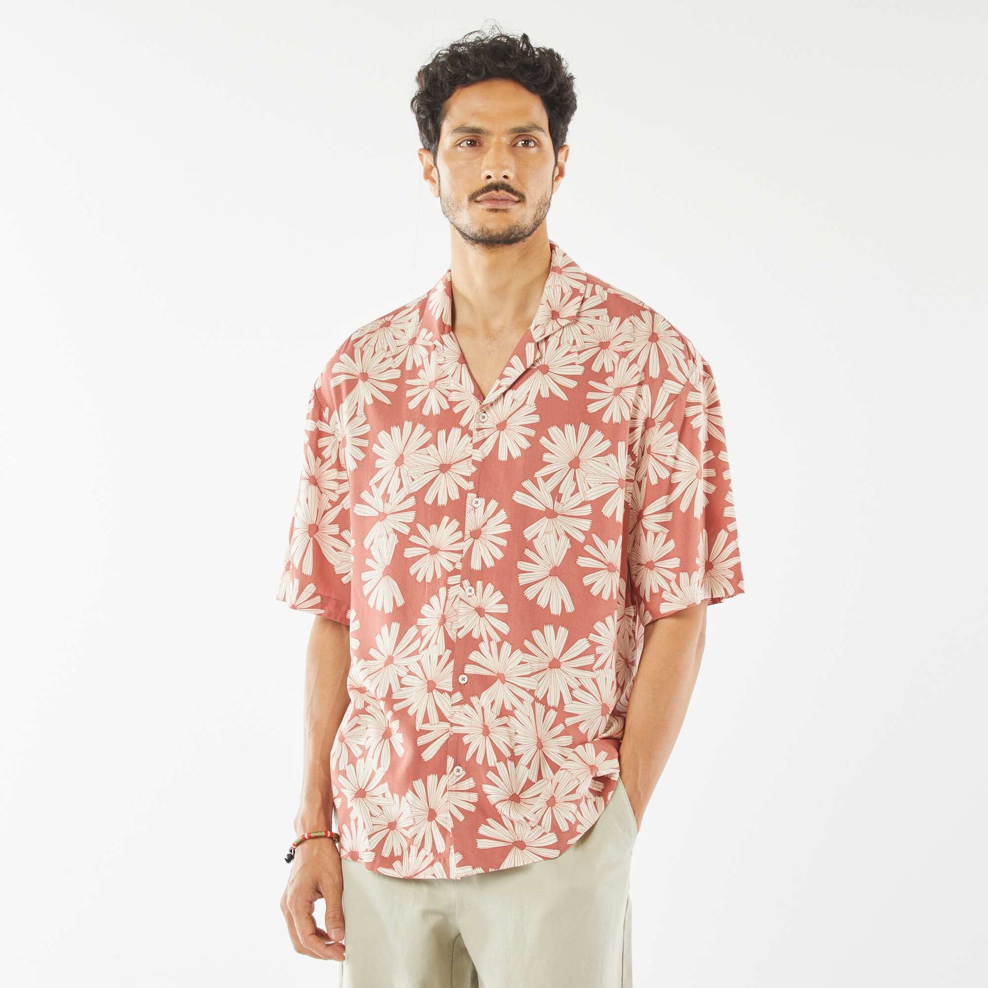 Chemise manches courte à motif ROUGE