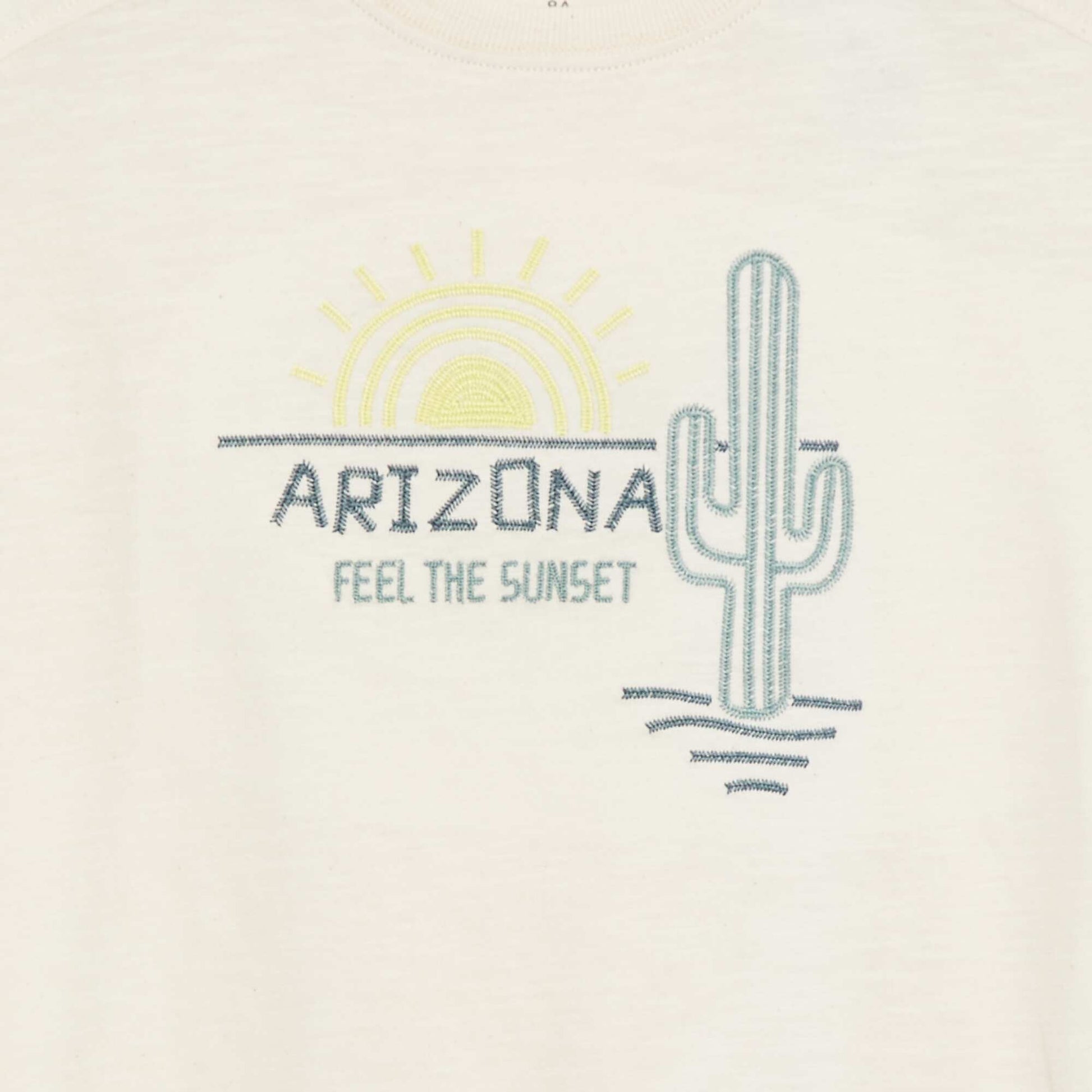 T-shirt avec découpes fantaisies et broderies BEIGE