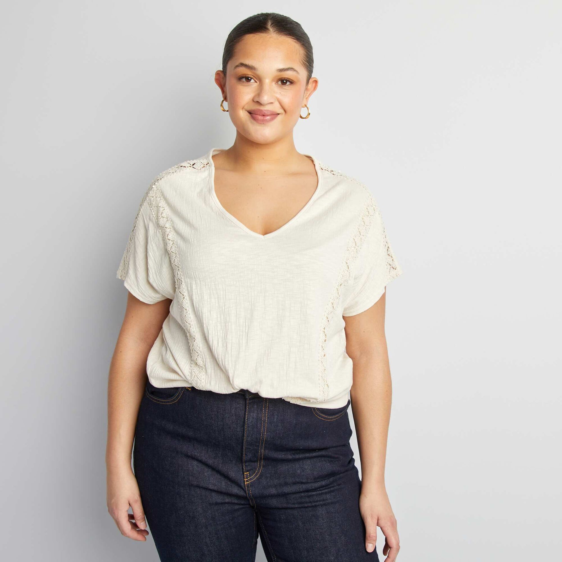 Blouse matière crêpée avec broderies BEIGE
