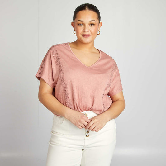 Blouse matière crêpée avec broderies ROSE