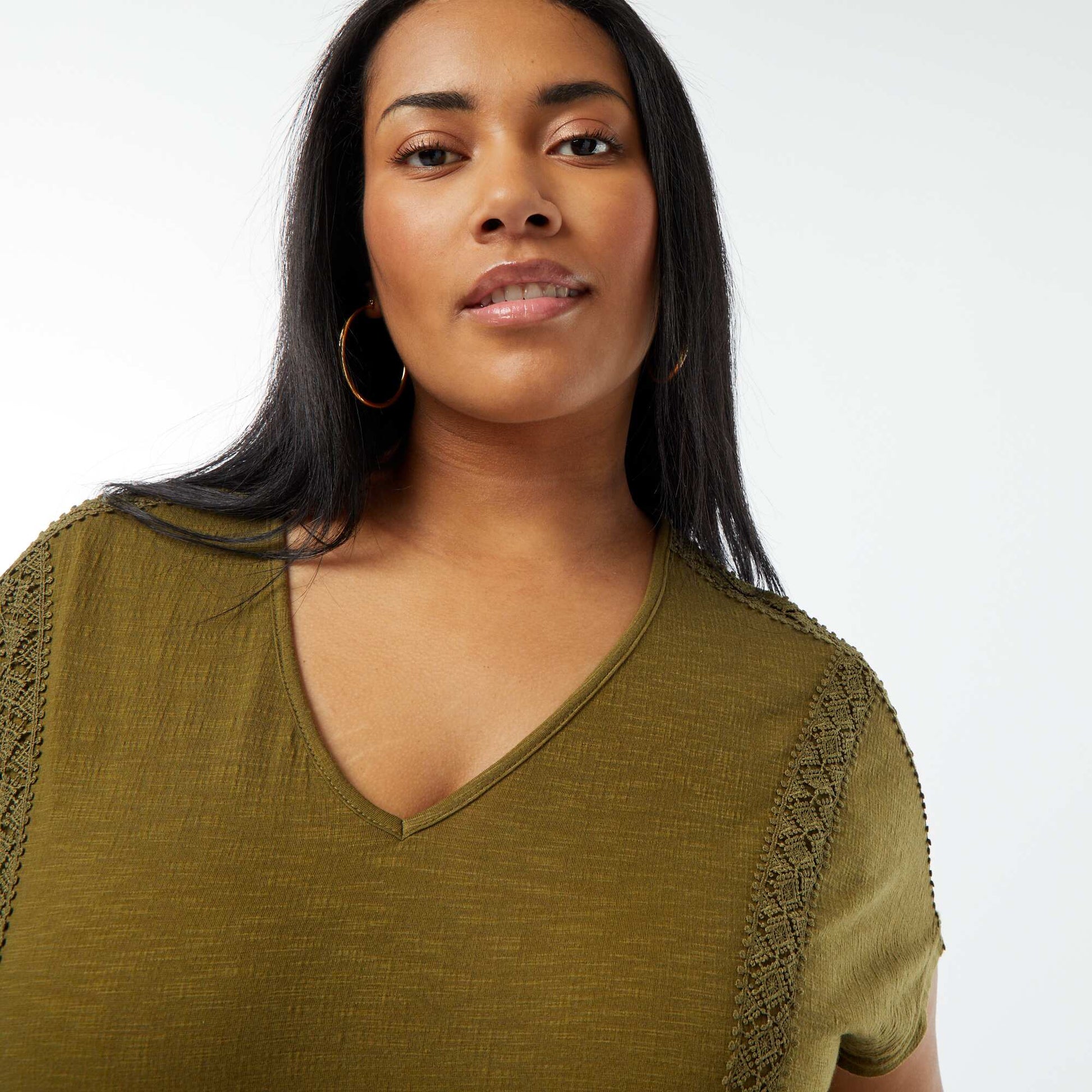 Blouse matière crêpée avec broderies KAKI