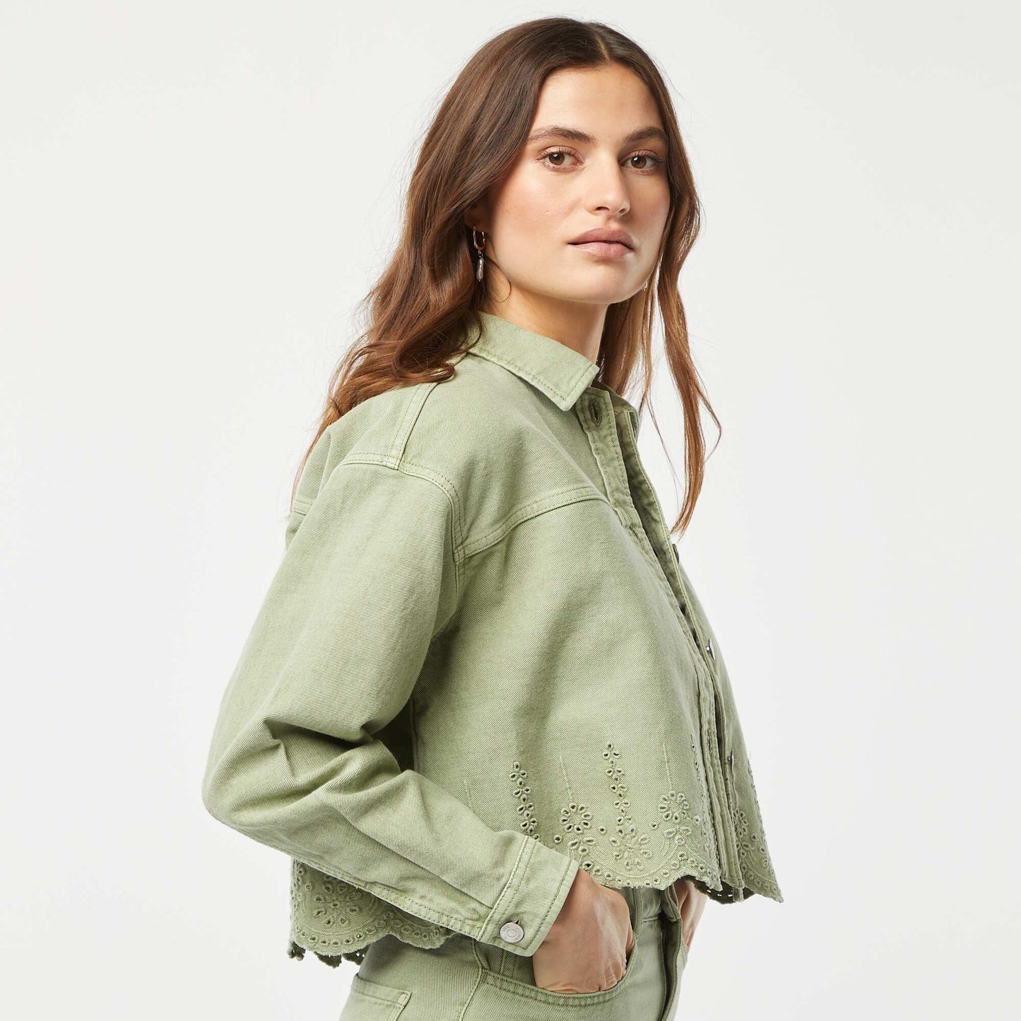 Veste en denim avec broderies VERT