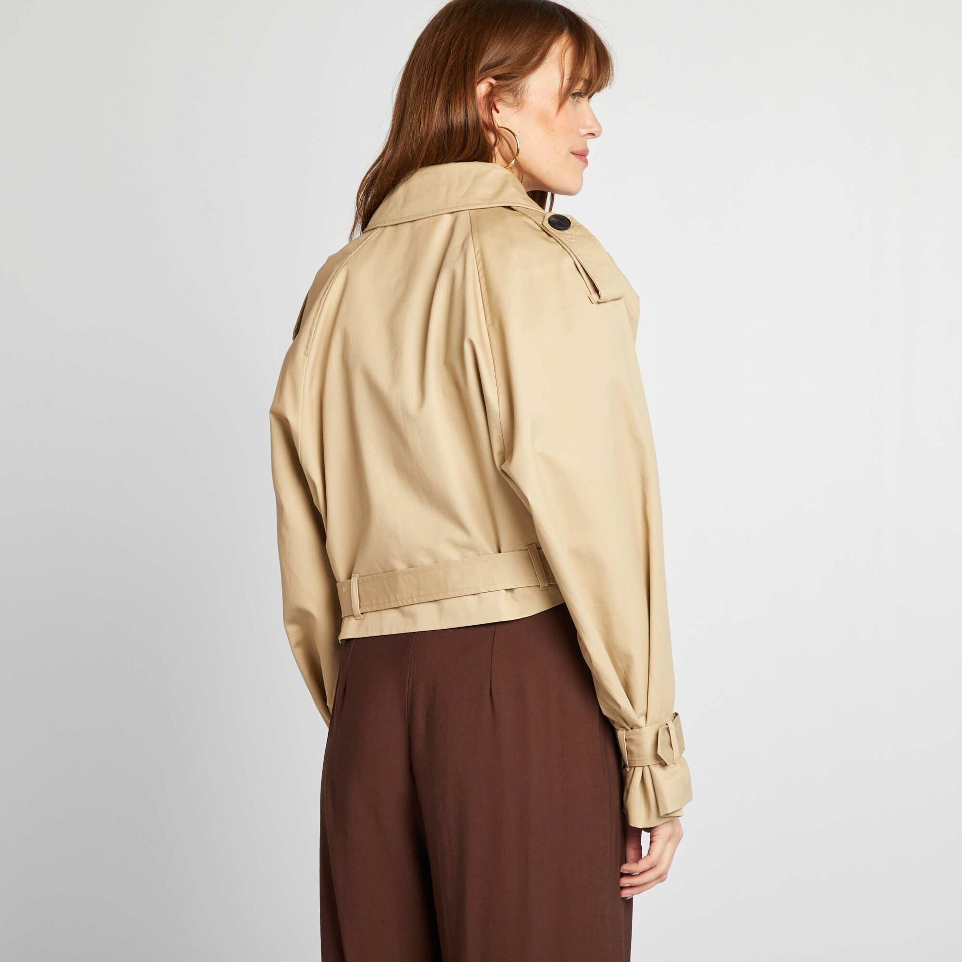 Trench court déperlant avec emmanchures raglan BEIGE