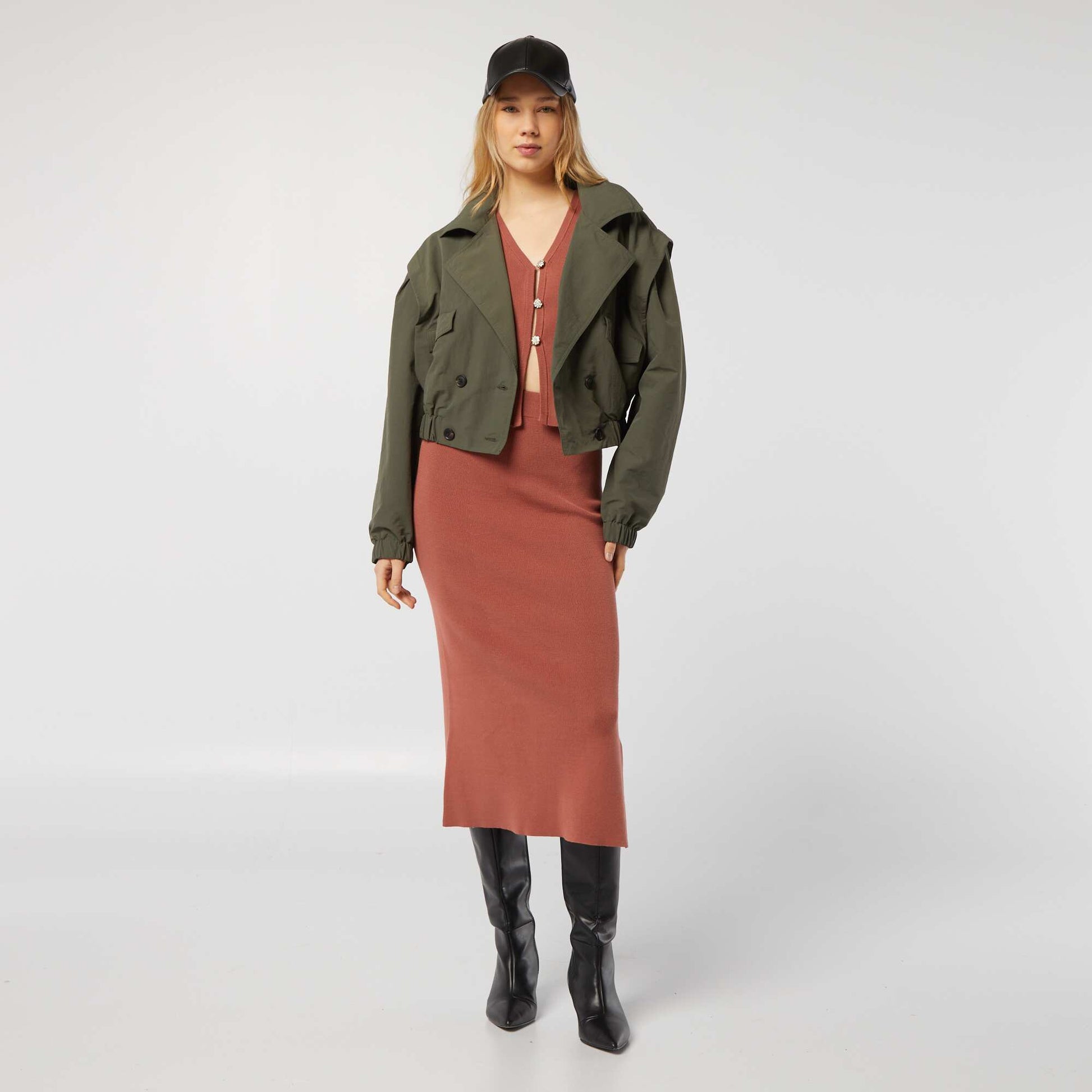Trench court - coupe cropped VERT
