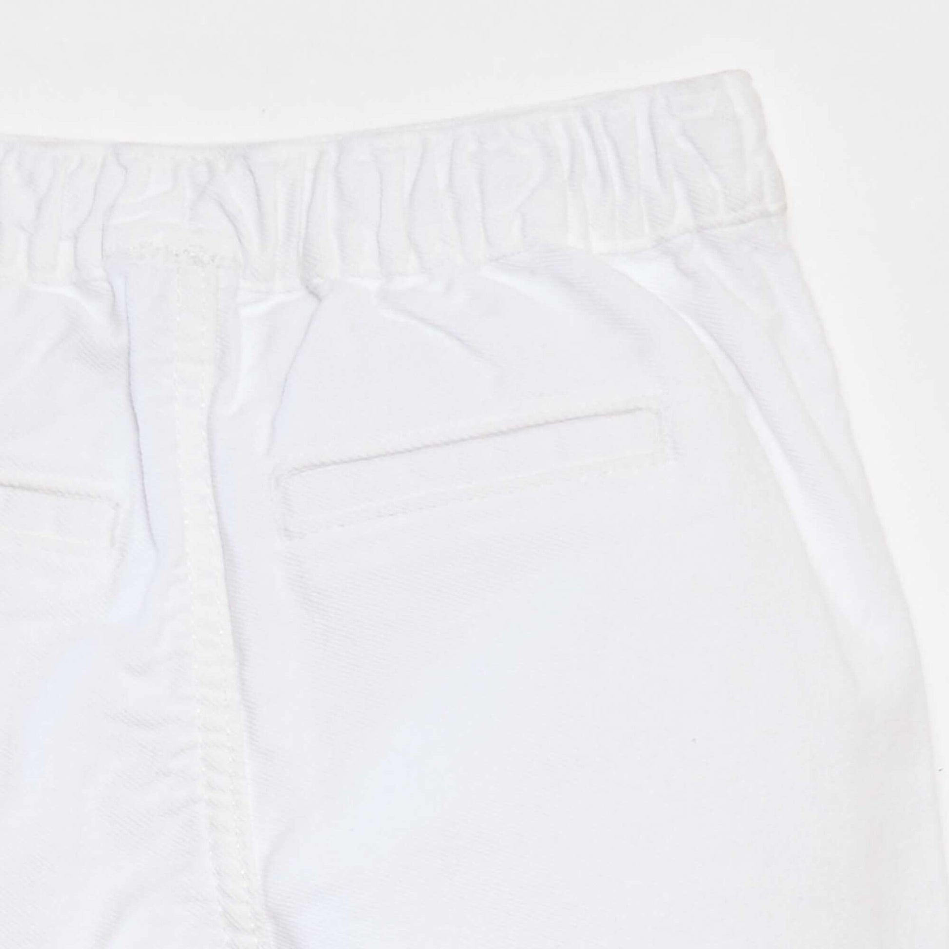Jupe short en denim avec broderies anglaises BLANC
