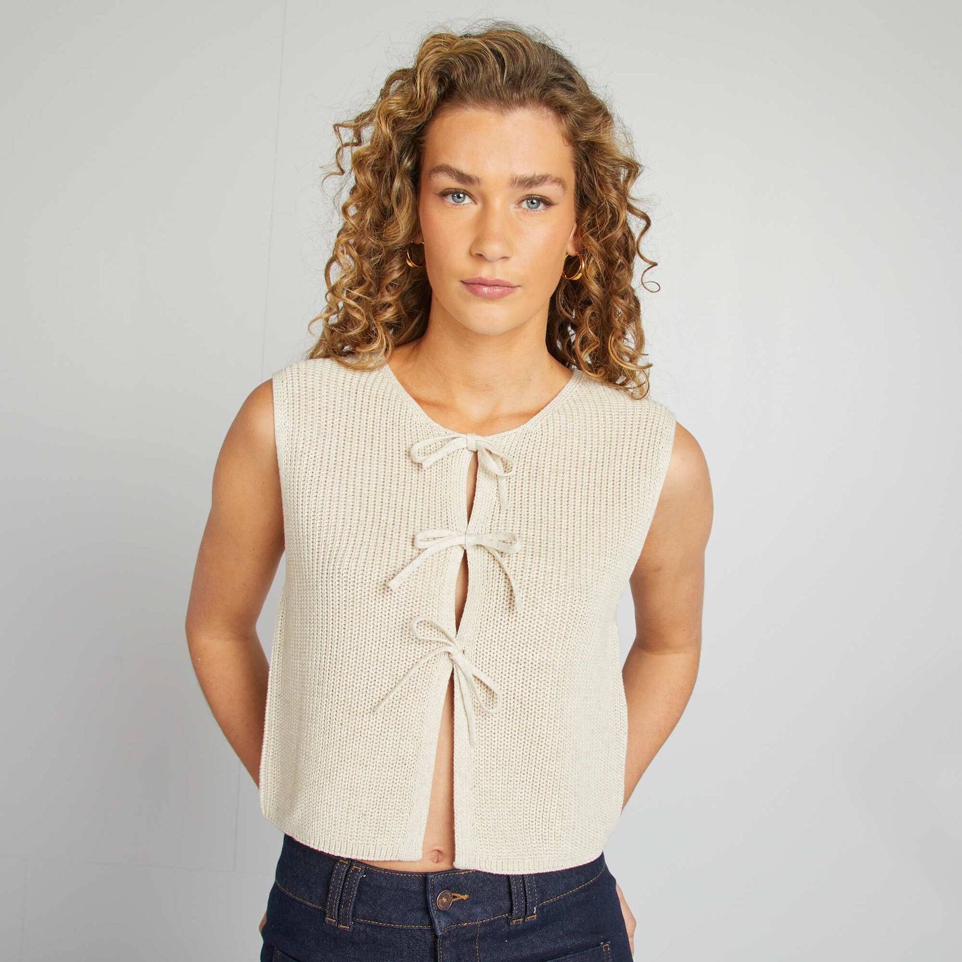 Gilet sans manches avec liens à nouer BEIGE