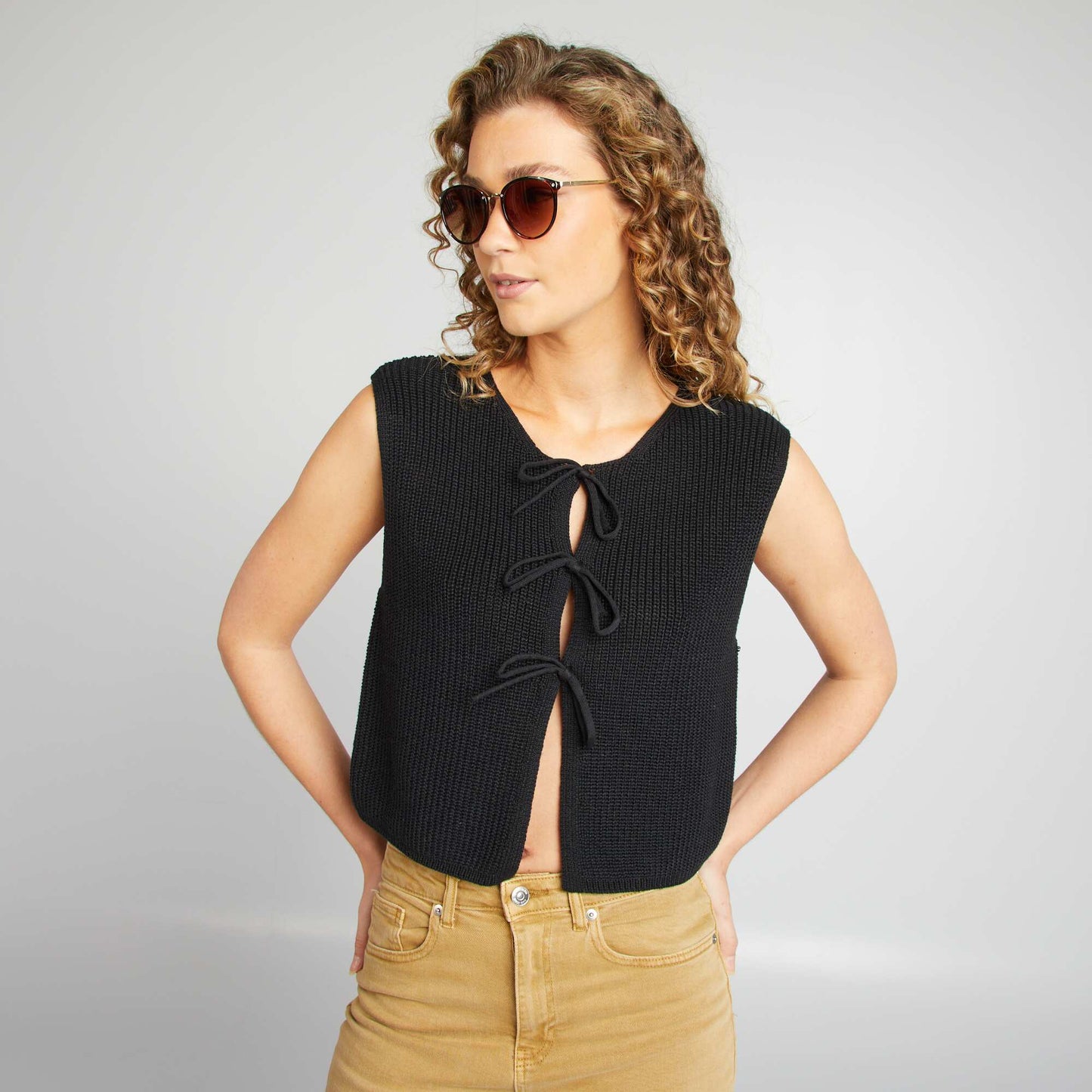 Gilet sans manches avec liens à nouer NOIR