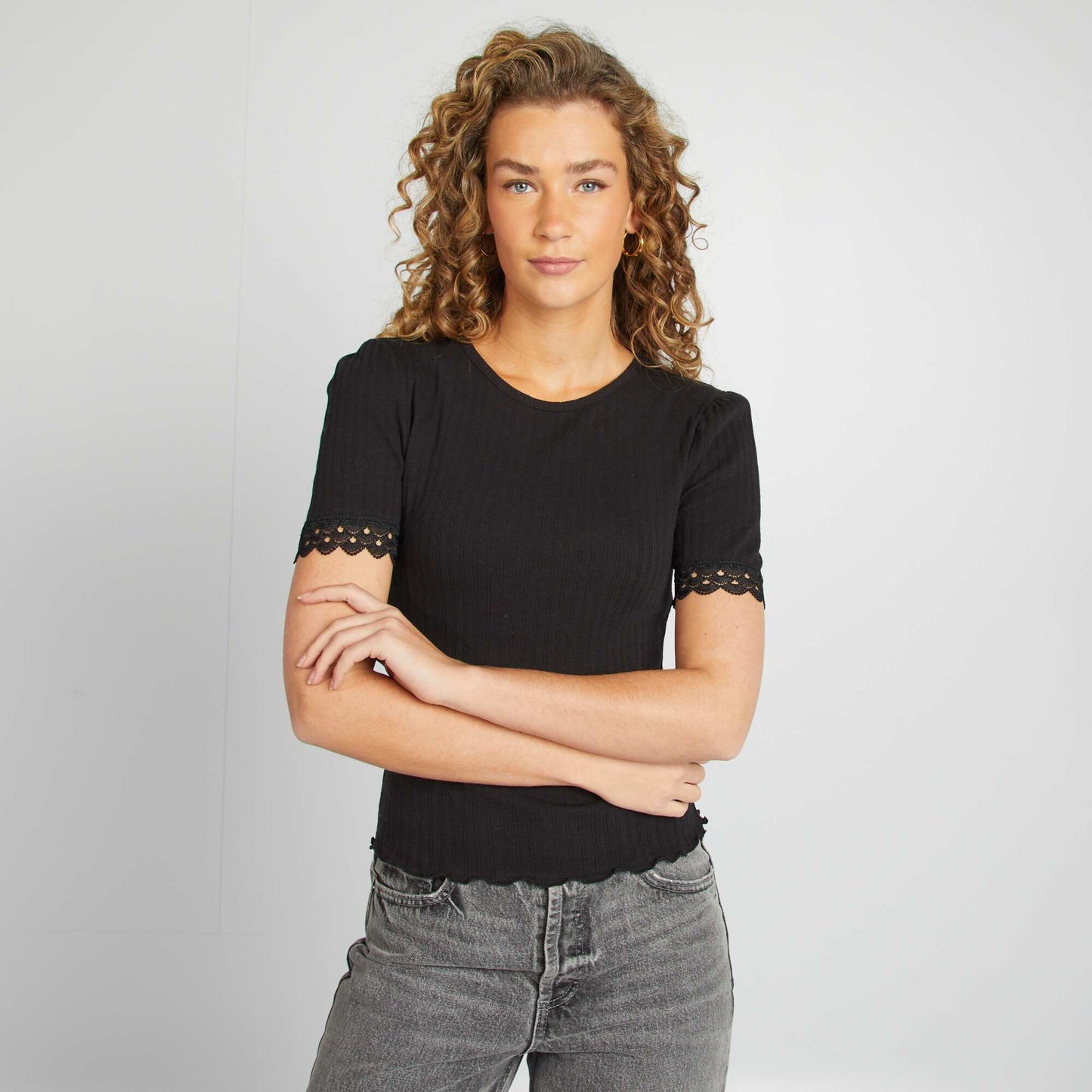 T-shirt manches courtes brodées NOIR