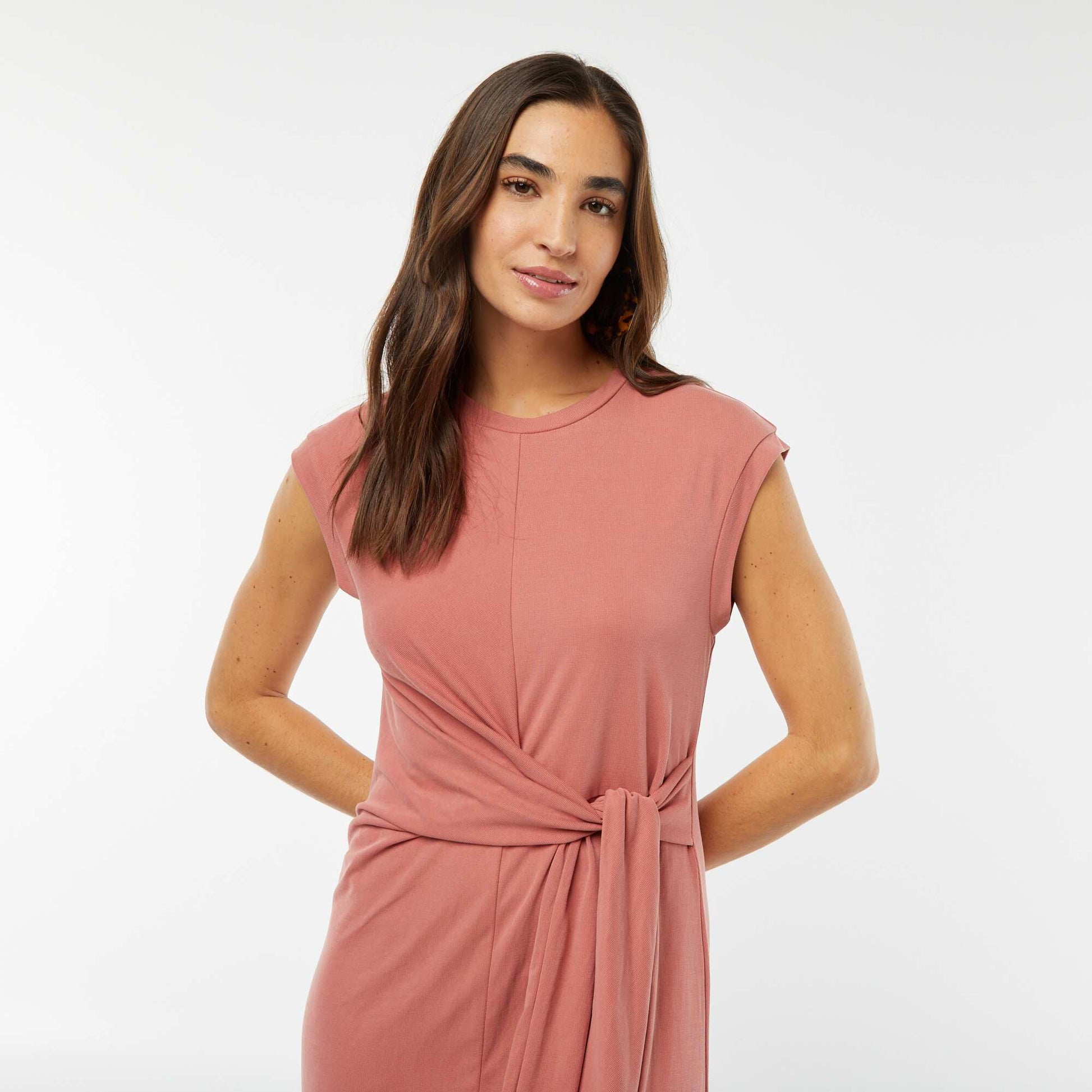 Robe midi sans manches nouée devant ROSE