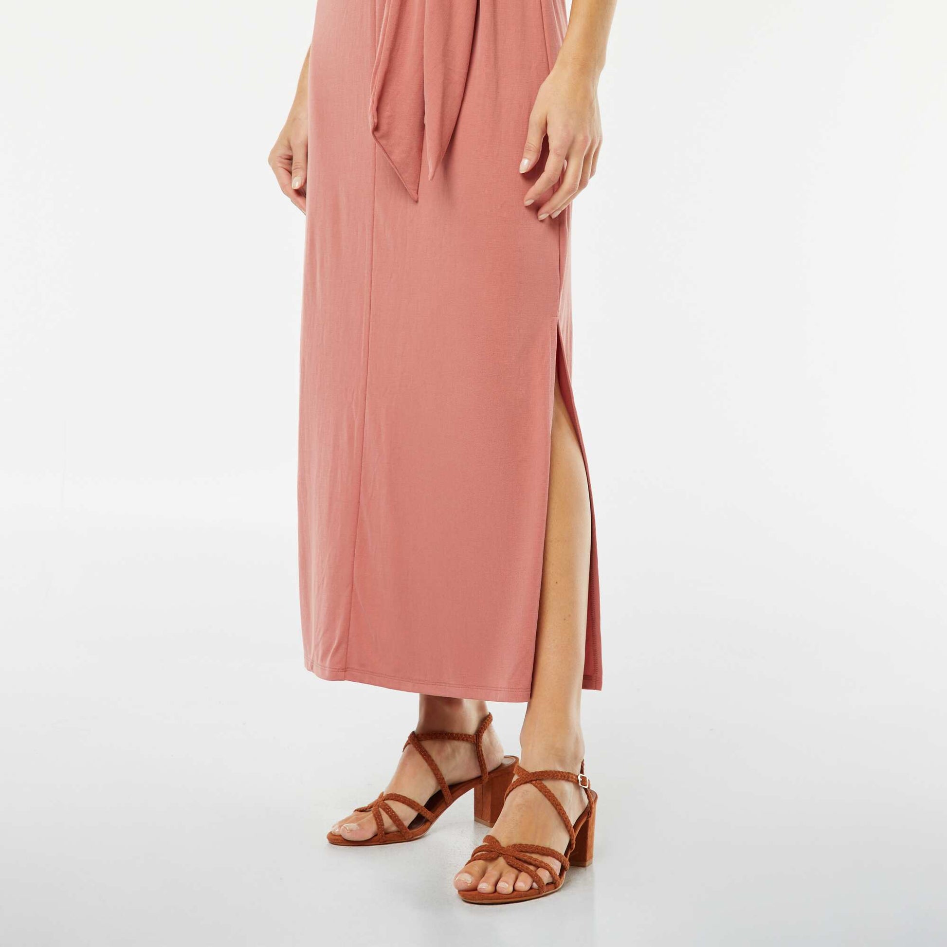 Robe midi sans manches nouée devant ROSE
