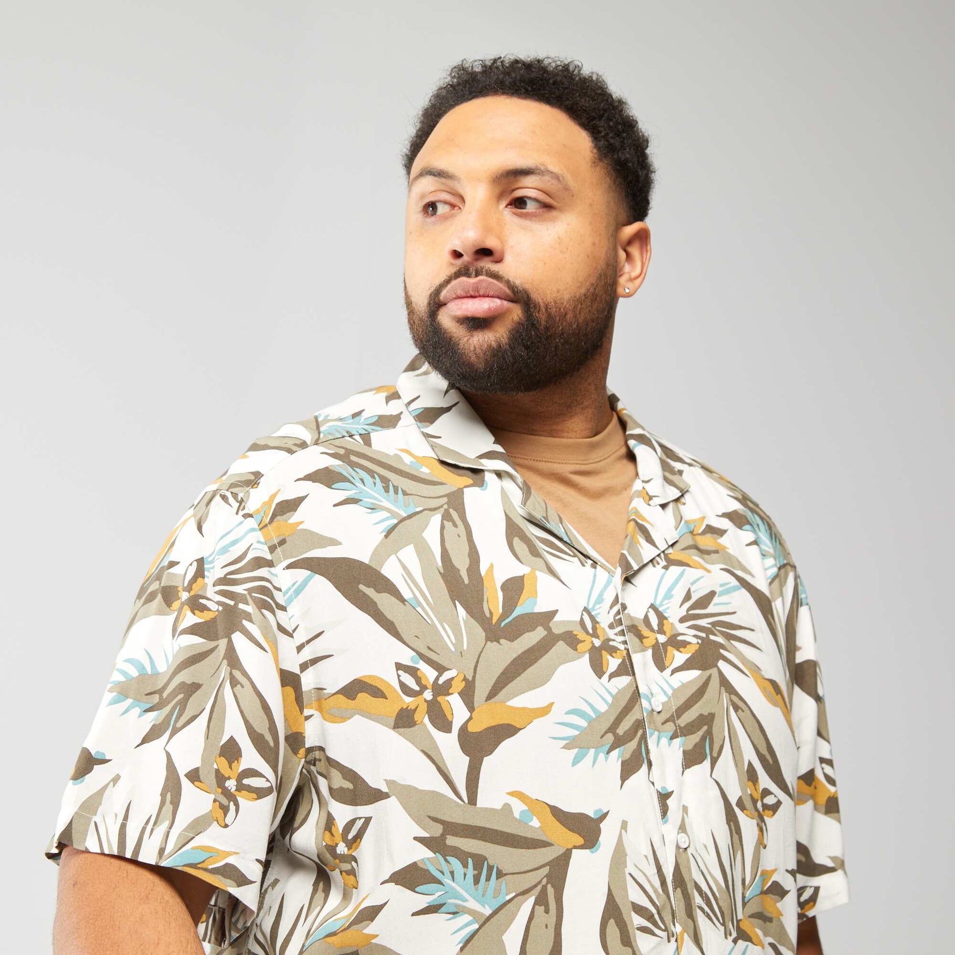 chemise manchzes courtes à motif VERT