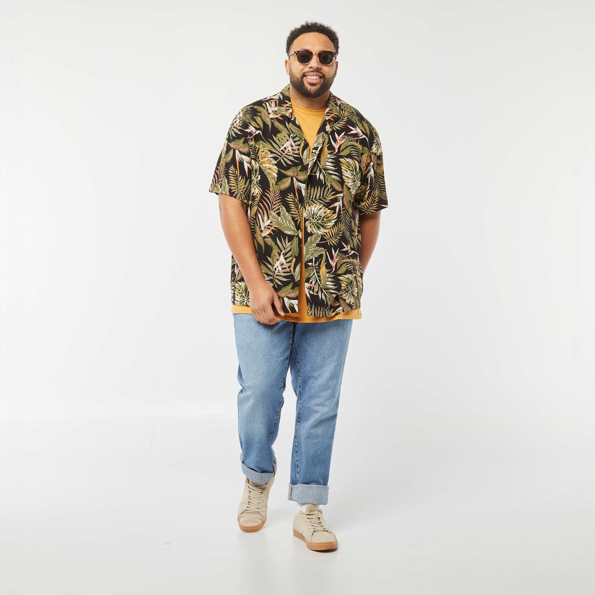 chemise manchzes courtes à motif NOIR
