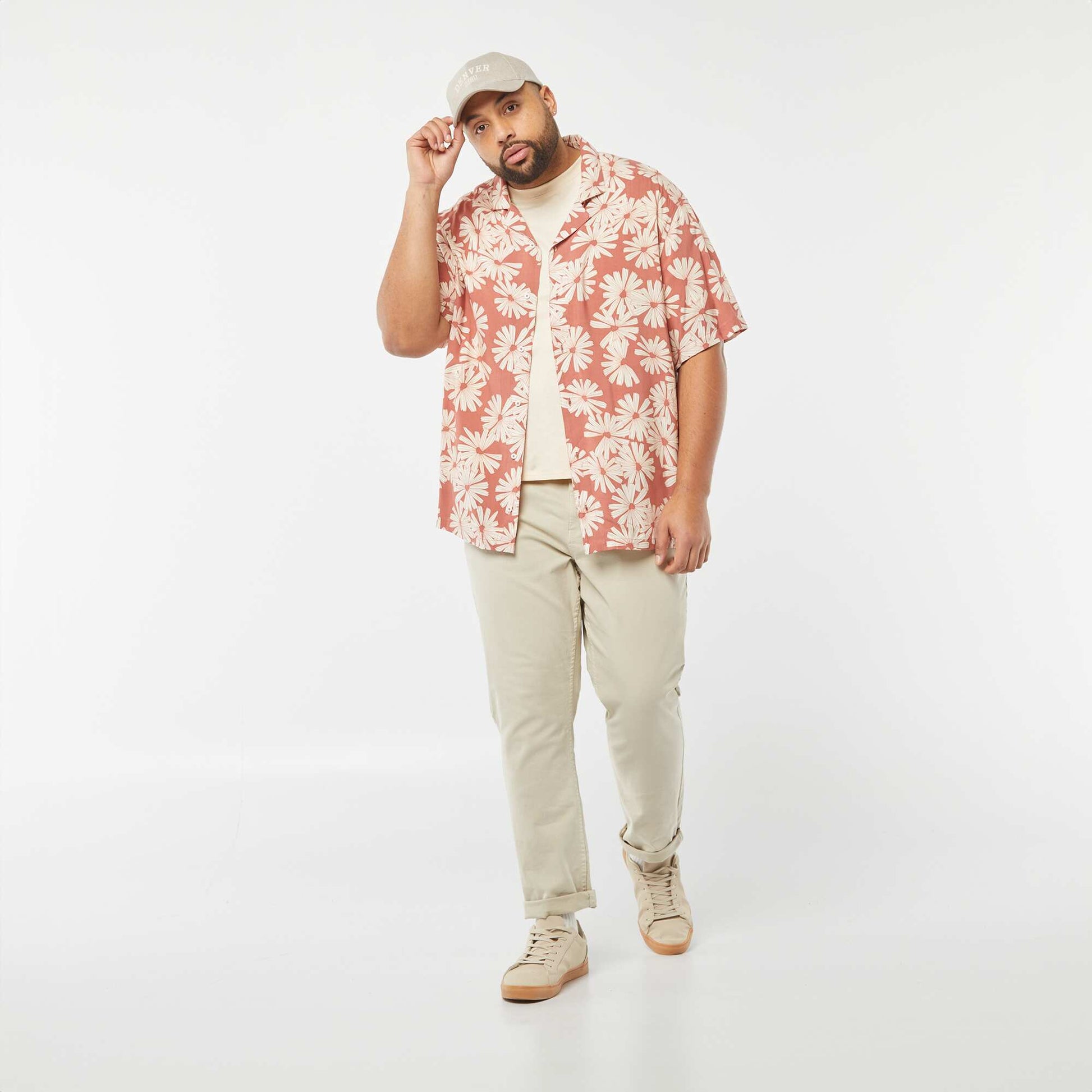 chemise manchzes courtes à motif ROUGE