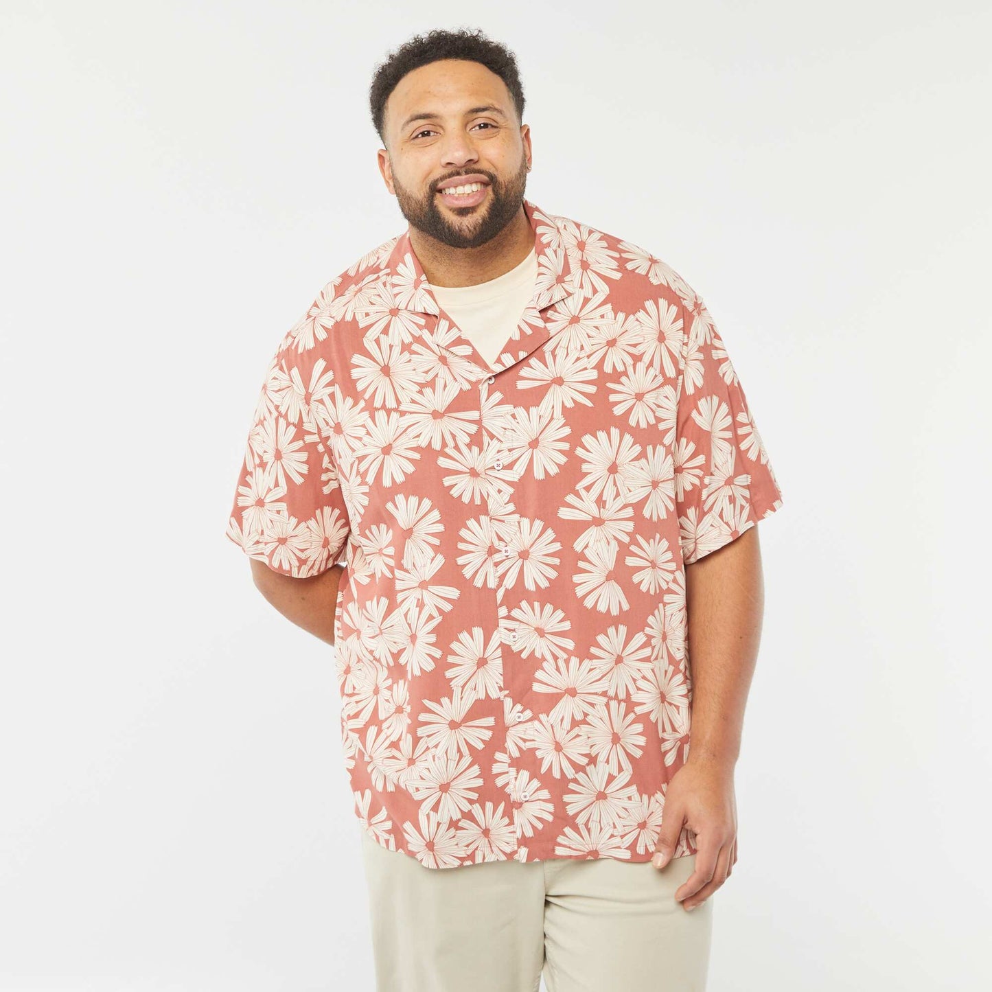 chemise manchzes courtes à motif ROUGE