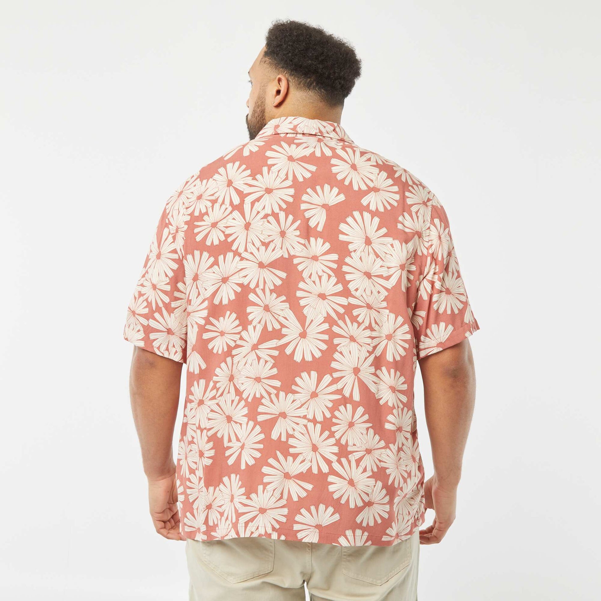 chemise manchzes courtes à motif ROUGE