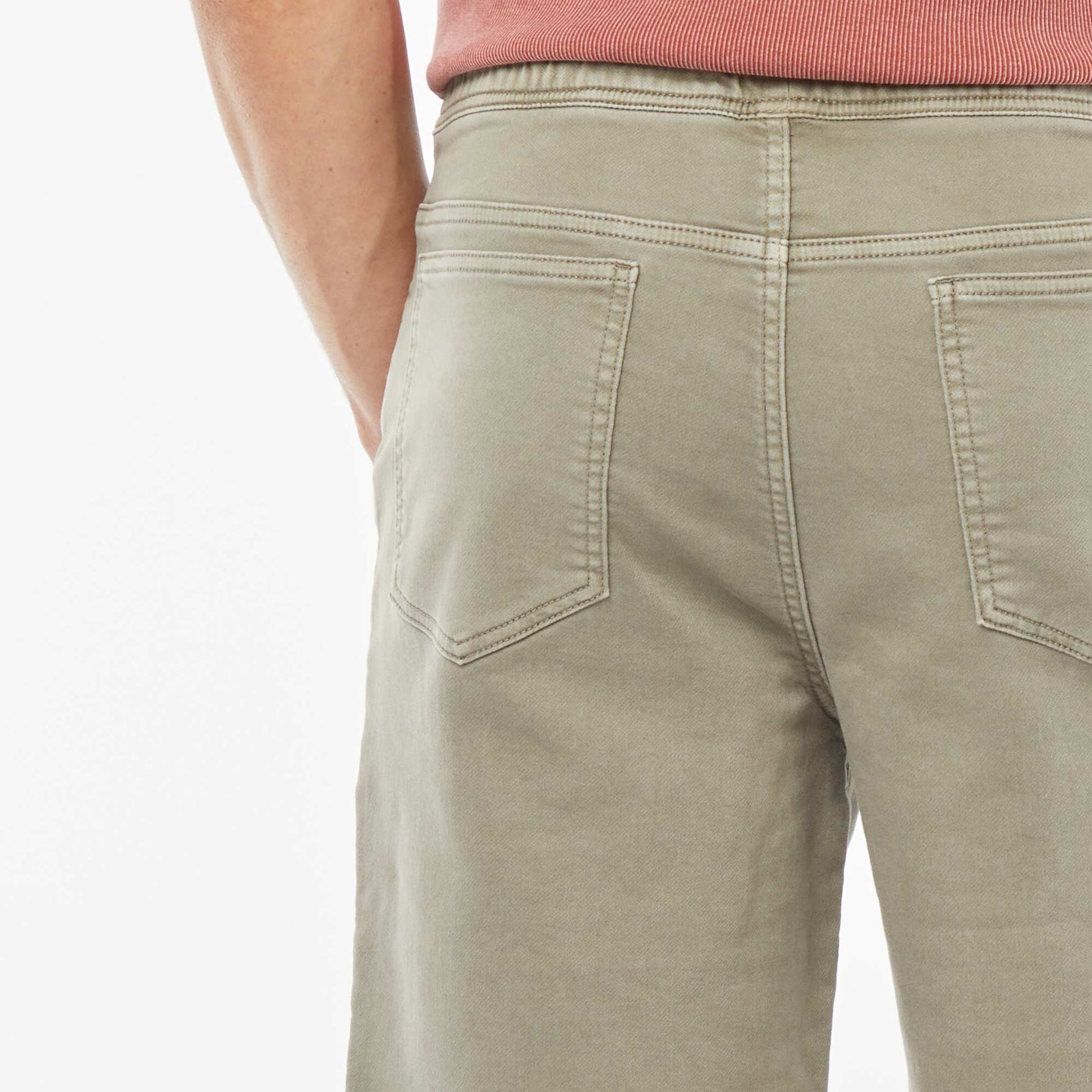 Bermuda uni avec taille élastiquée et cordons de serrage VERT