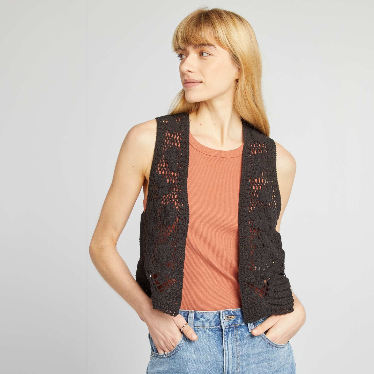 Gilet sans manches en macramé NOIR