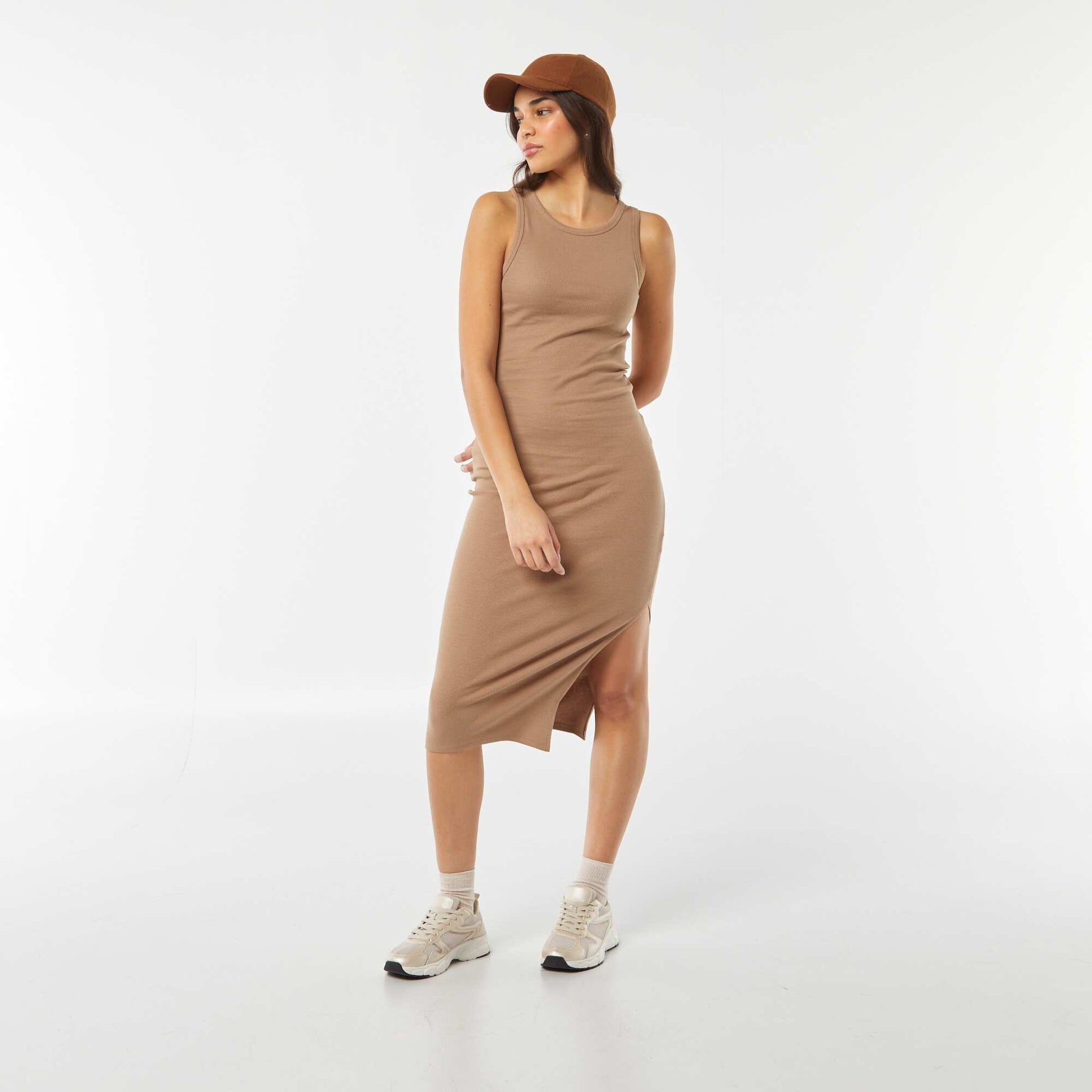 Robe longue moulante en maille côtelée sans manche moulante BEIGE