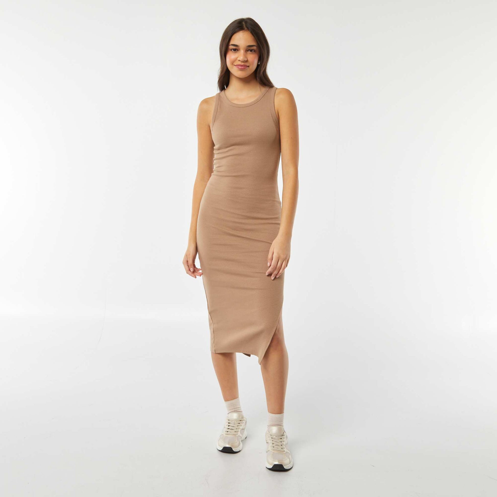 Robe longue moulante en maille côtelée sans manche moulante BEIGE