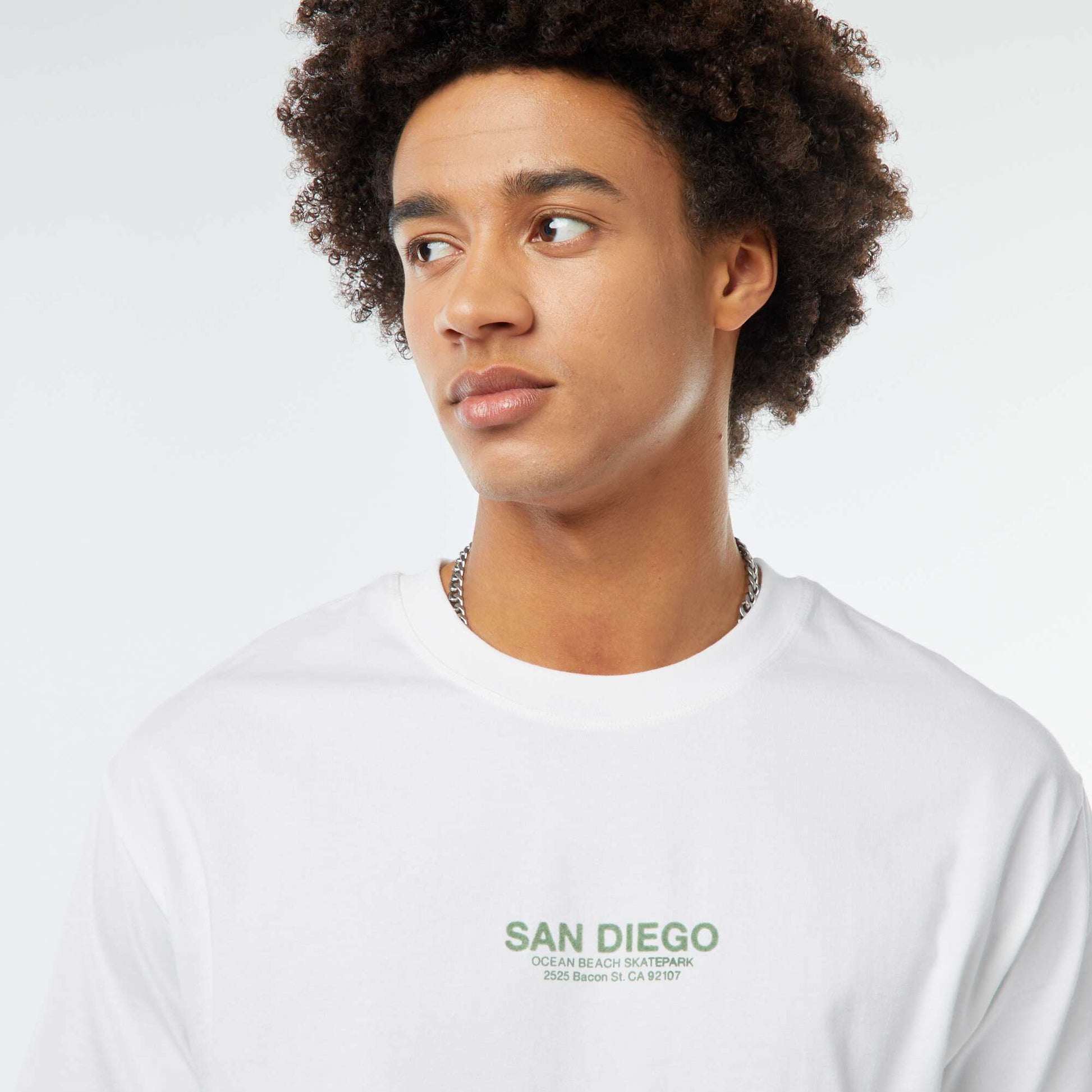 Tee-shirt imprimé poitrine BLANC