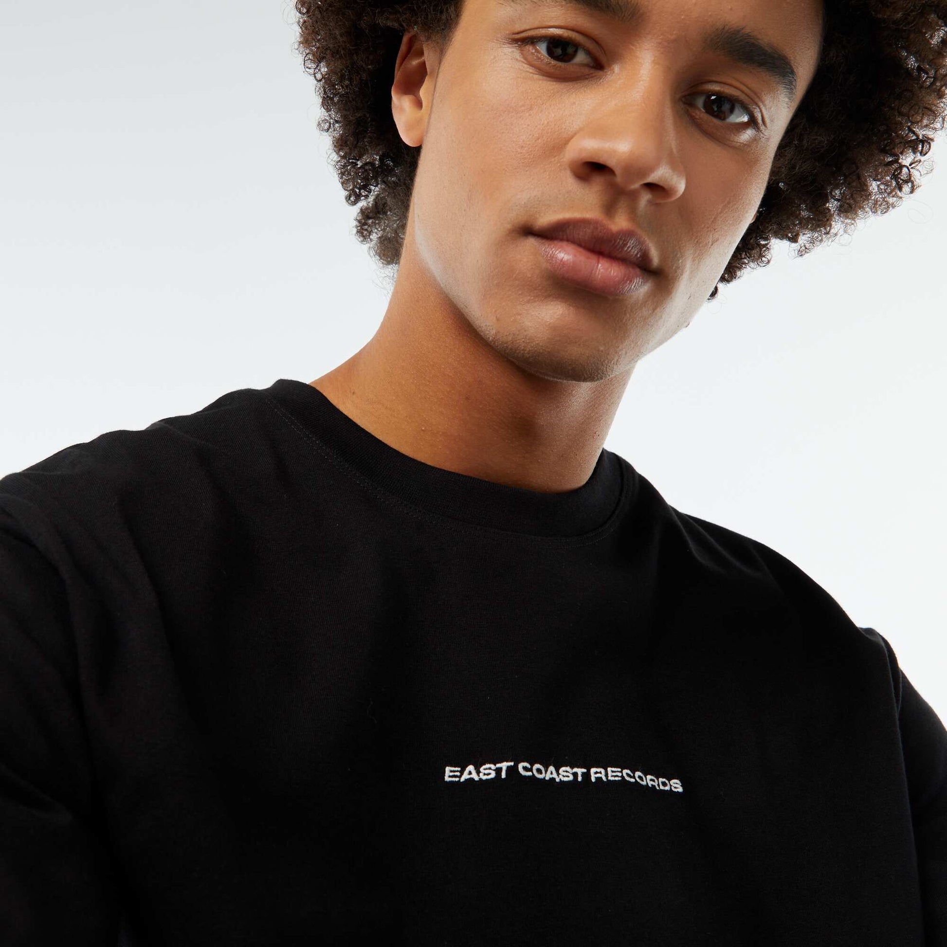 Tee-shirt imprimé poitrine NOIR