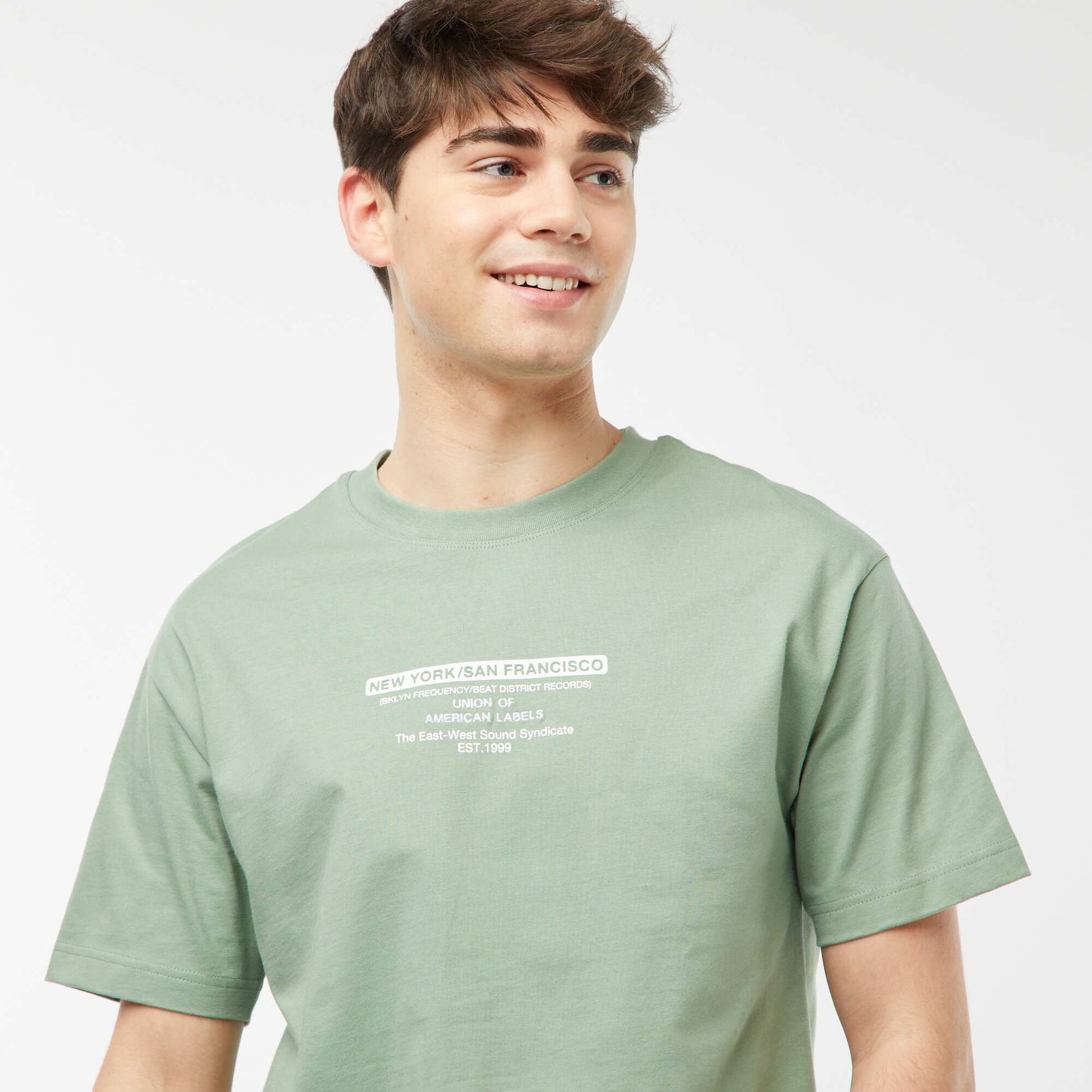 Tee-shirt imprimé poitrine VERT