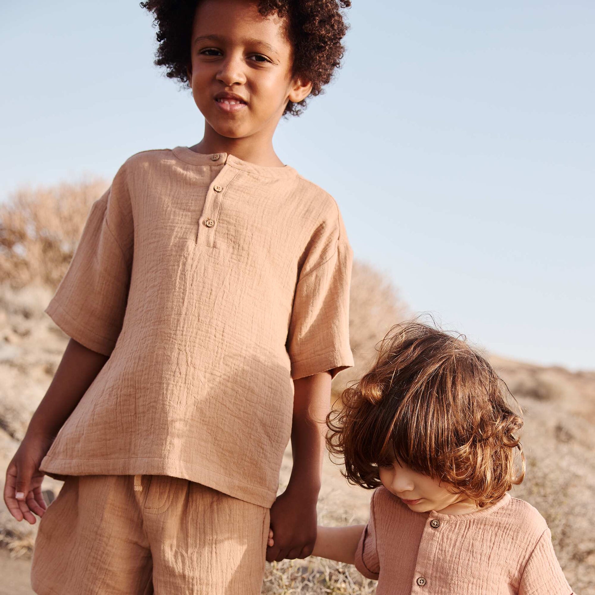 Chemise en gaze de coton col tunisien MARRON