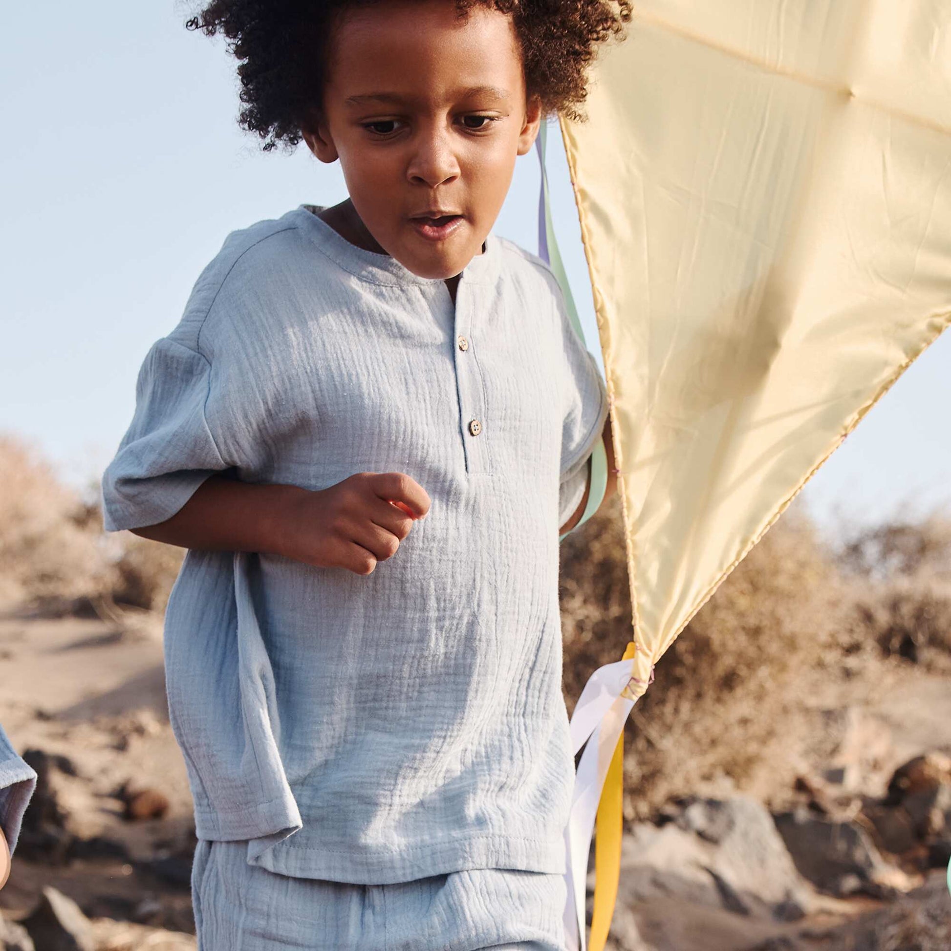 Chemise en gaze de coton col tunisien BLEU