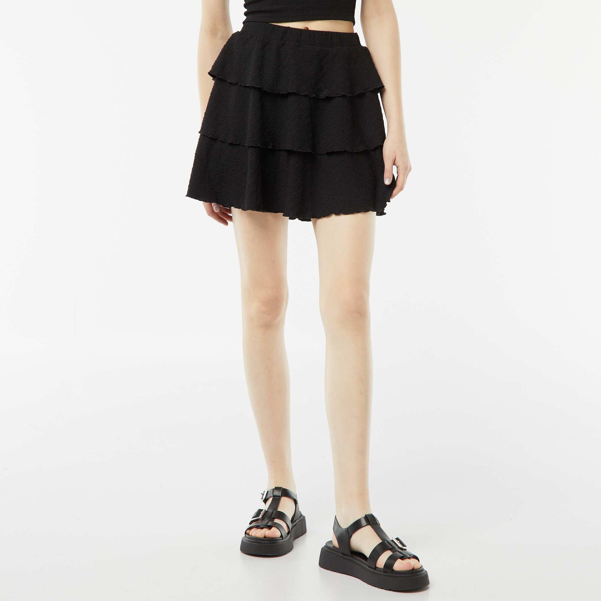 Jupe short courte en matière gaufrée NOIR