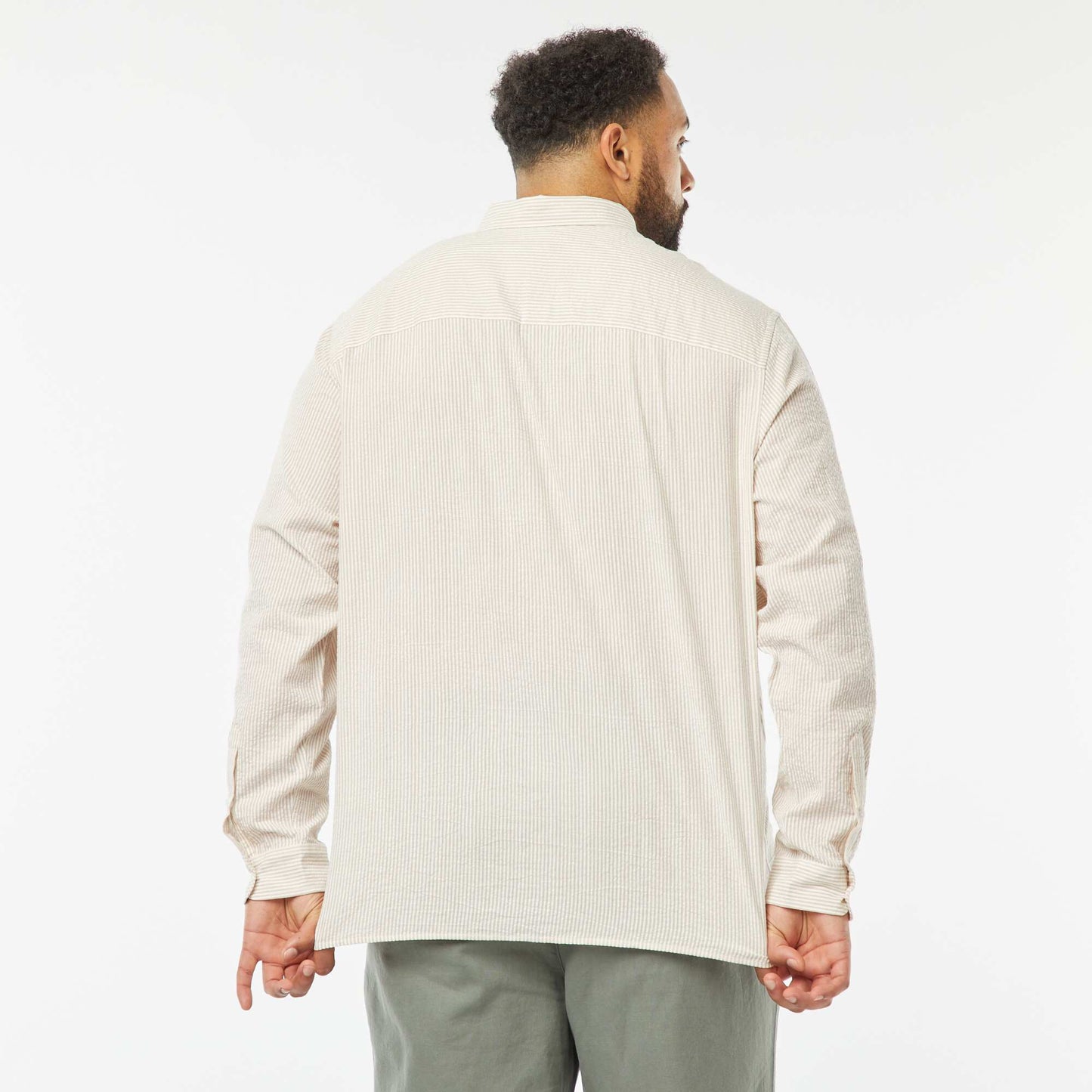 Chemise en matière crépon manches longues et motif rayé BEIGE