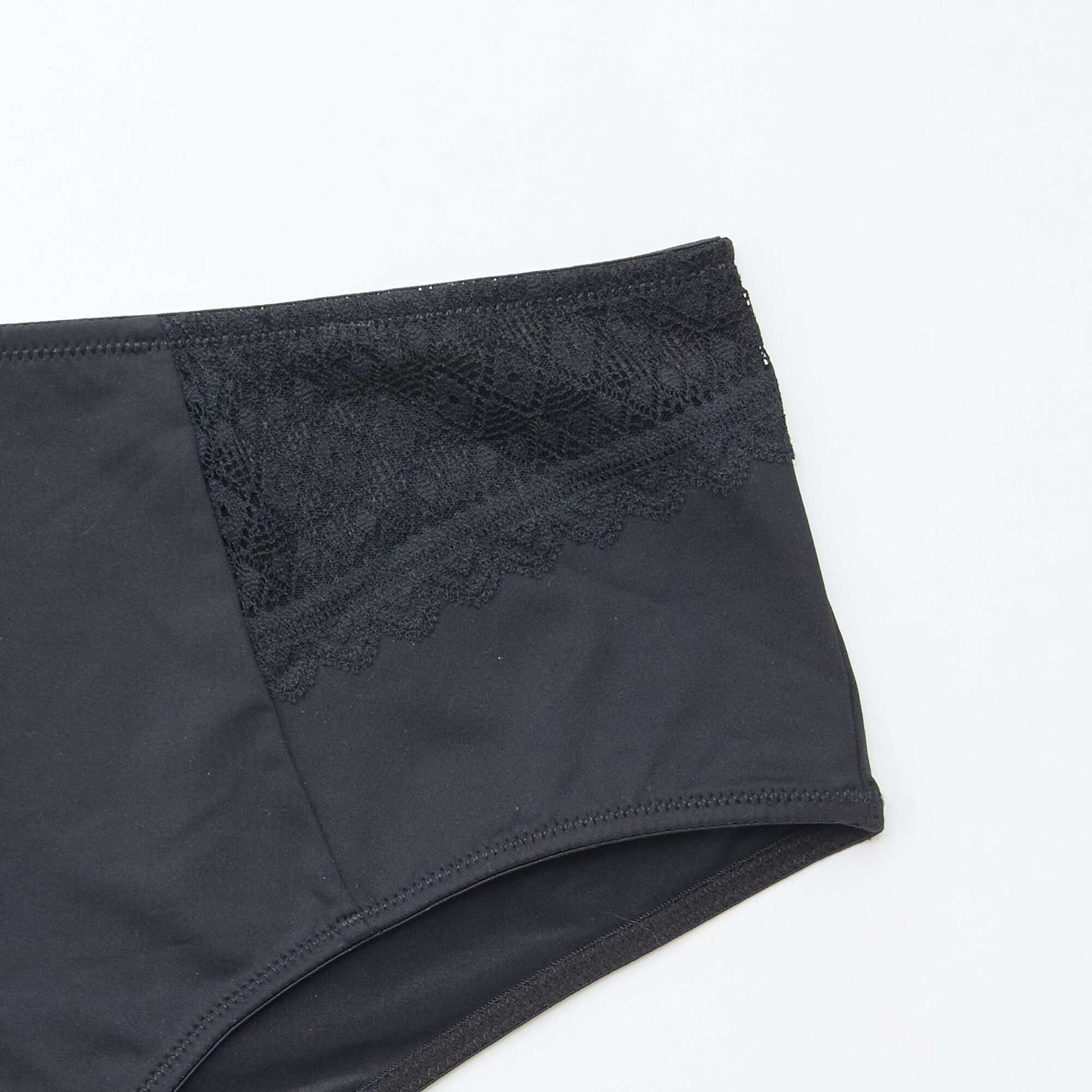 Culotte satinée avec dentelle NOIR
