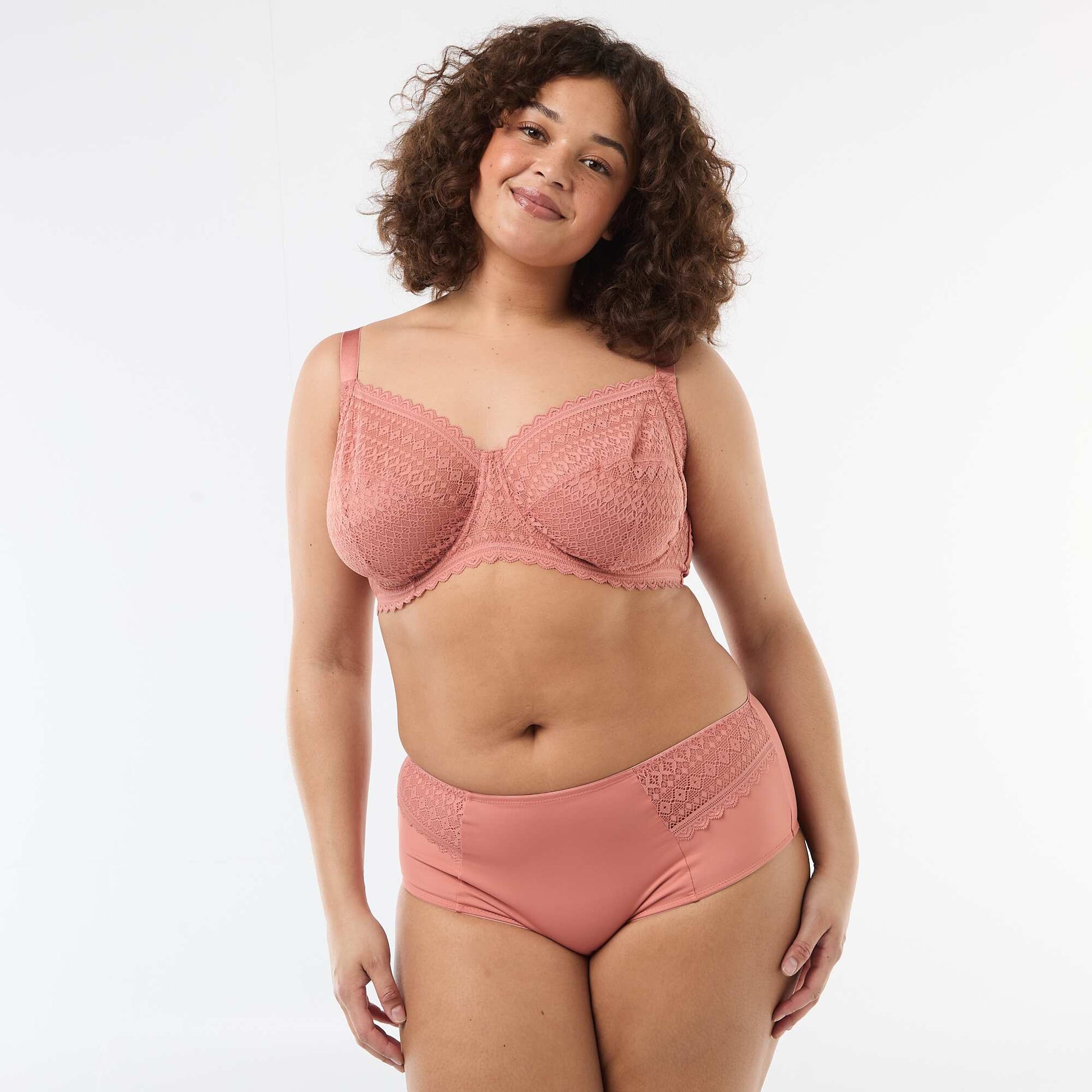 Culotte satinée avec dentelle ROSE