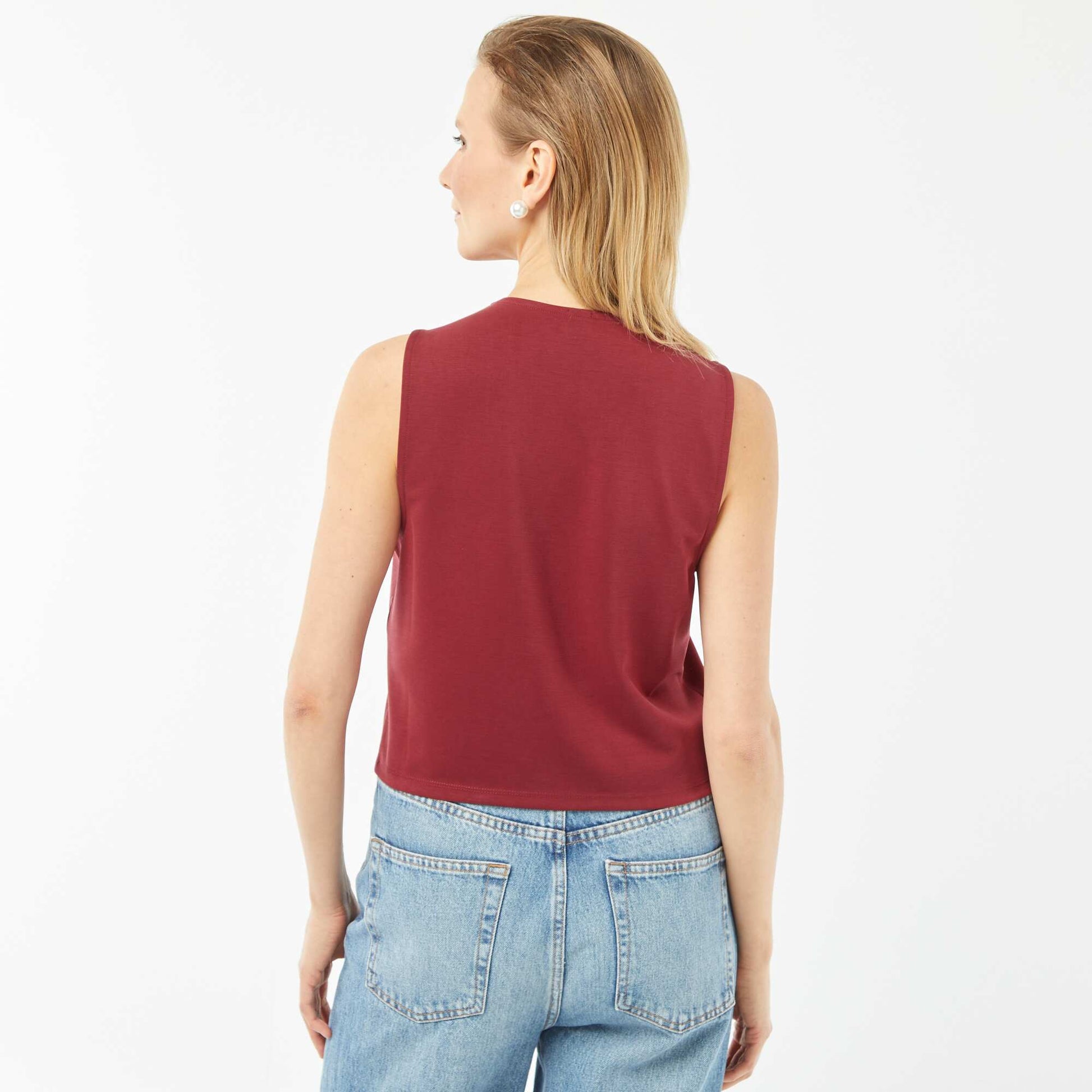 Veste légère sans manches avec ouverture boutonnée ROUGE