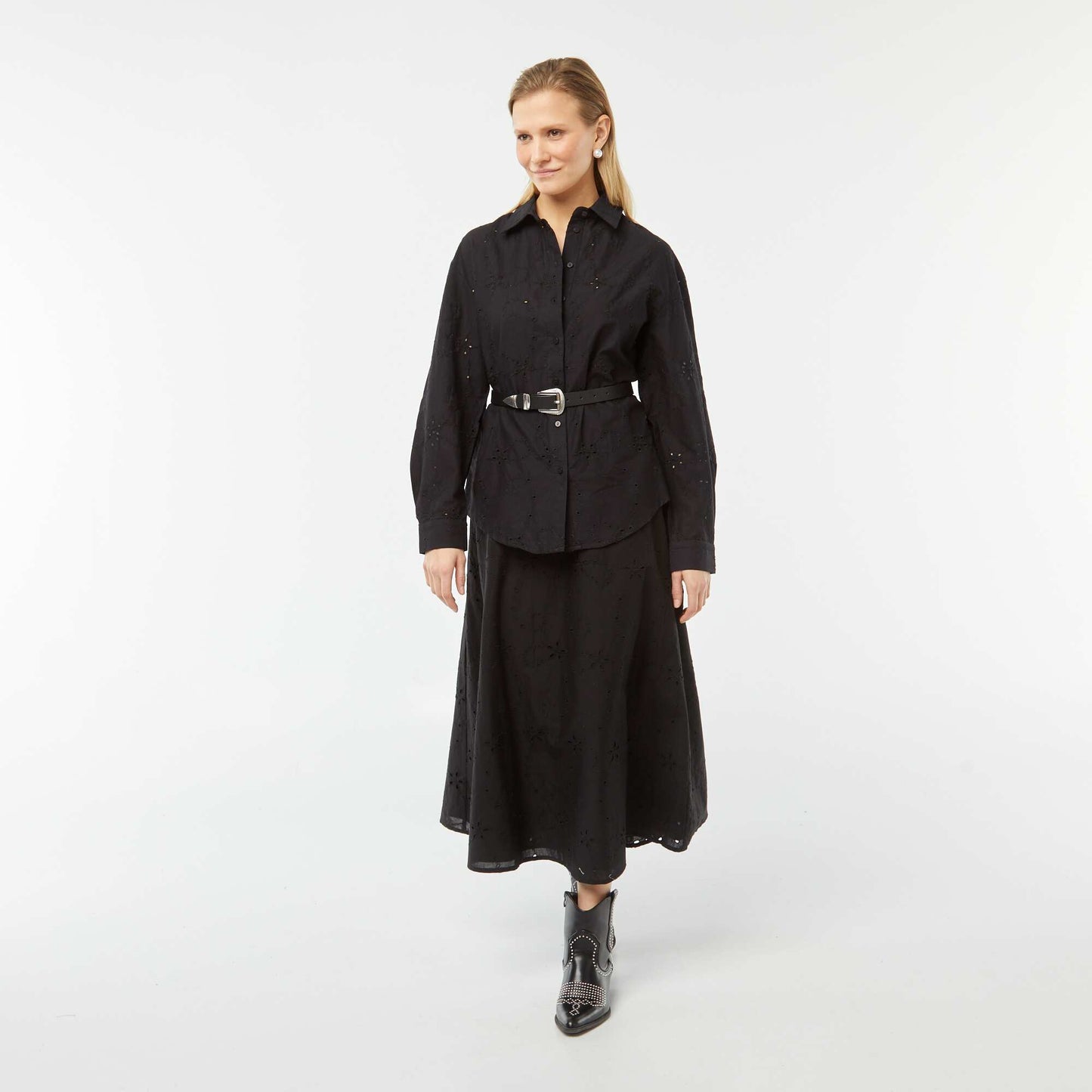 Jupe midi unie avec broderies anglaises NOIR