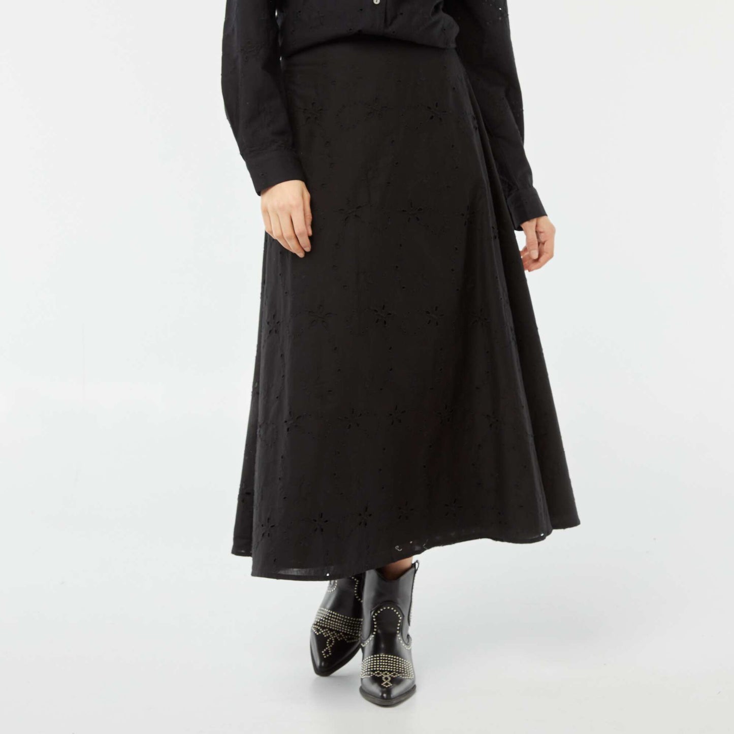 Jupe midi unie avec broderies anglaises NOIR